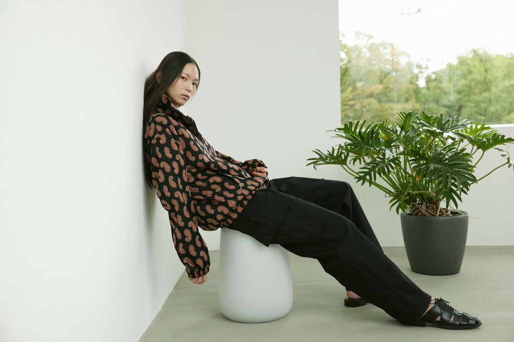 superNova. Neutral cargo pants / Black