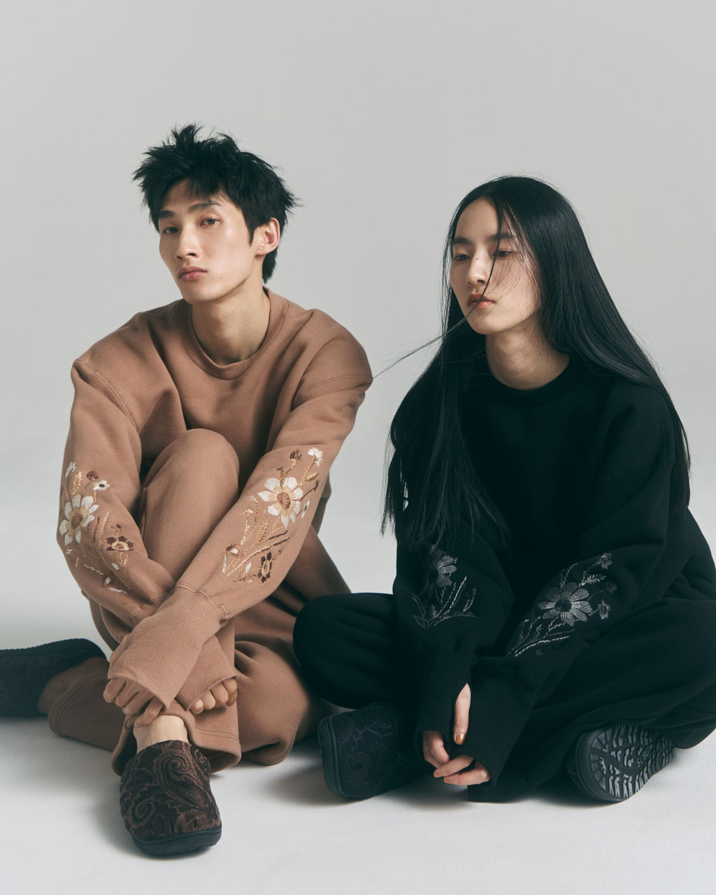 superNova. Embroidered Jacquard Crewneck Sweatshirt / Mocha