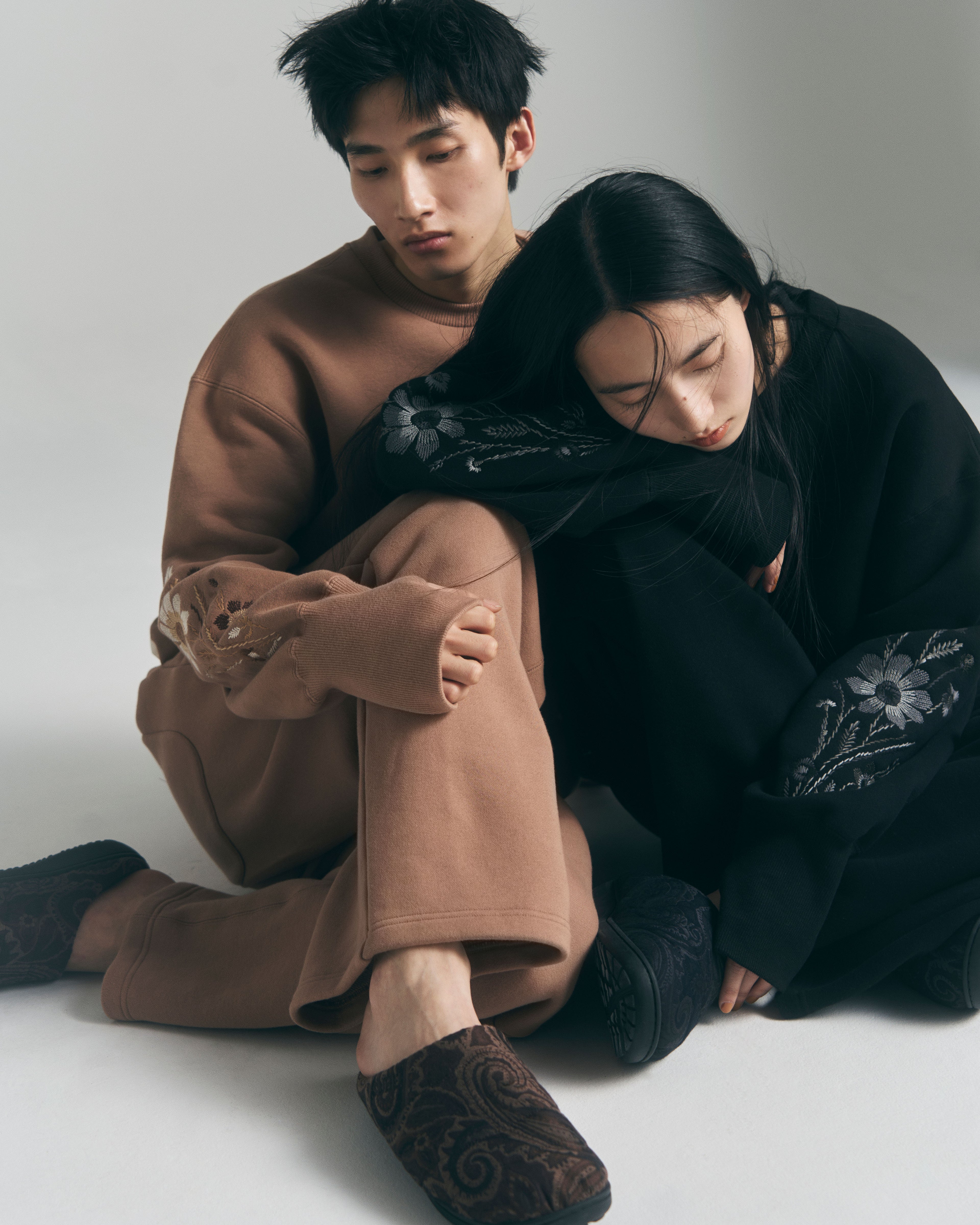 superNova. Embroidered Jacquard Crewneck Sweatshirt / Mocha