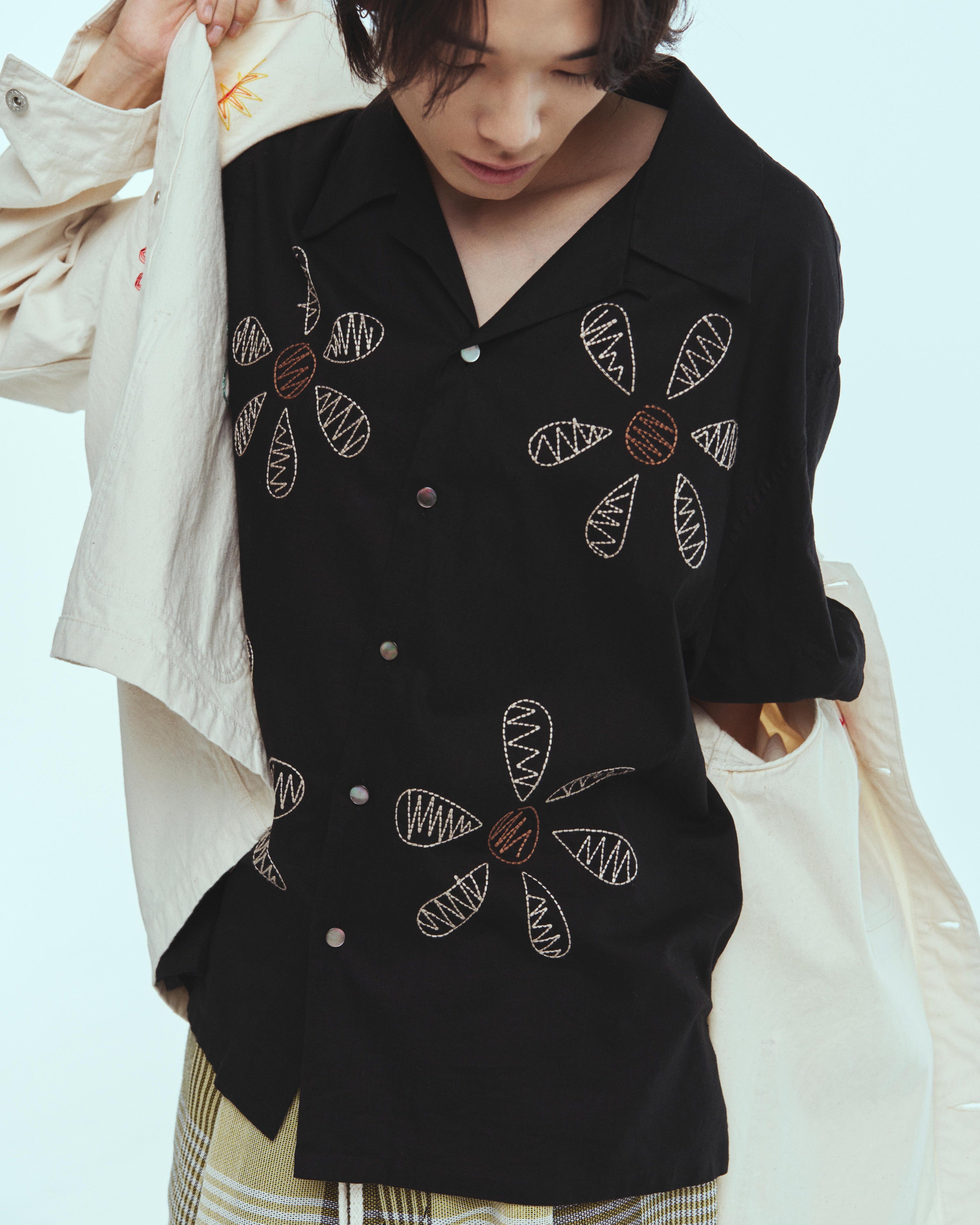 superNova. Aloha shirt - Big flowers embroidery / Black