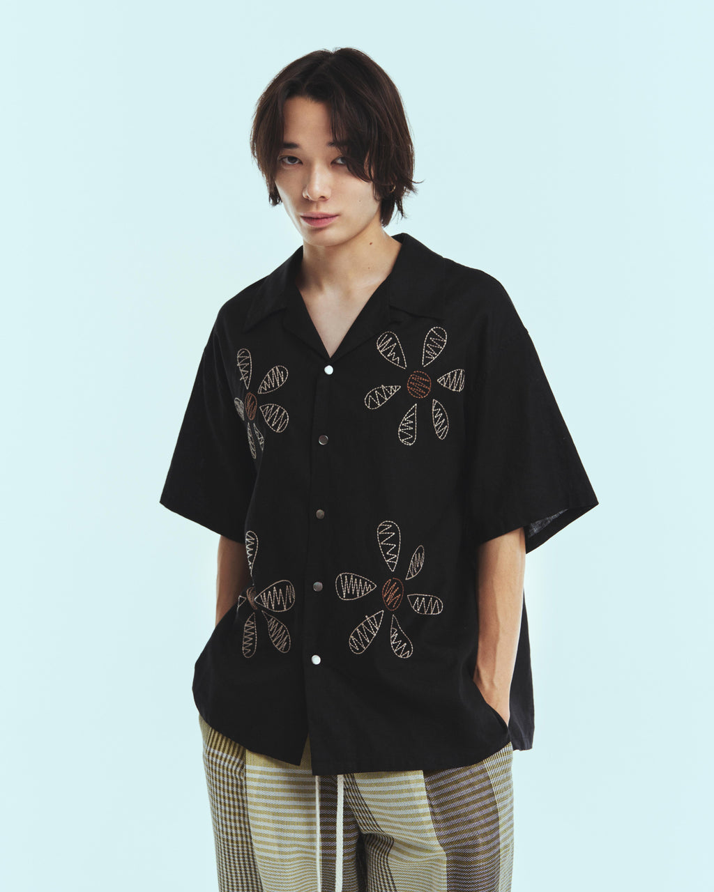 superNova. Aloha shirt - Big flowers embroidery / Black