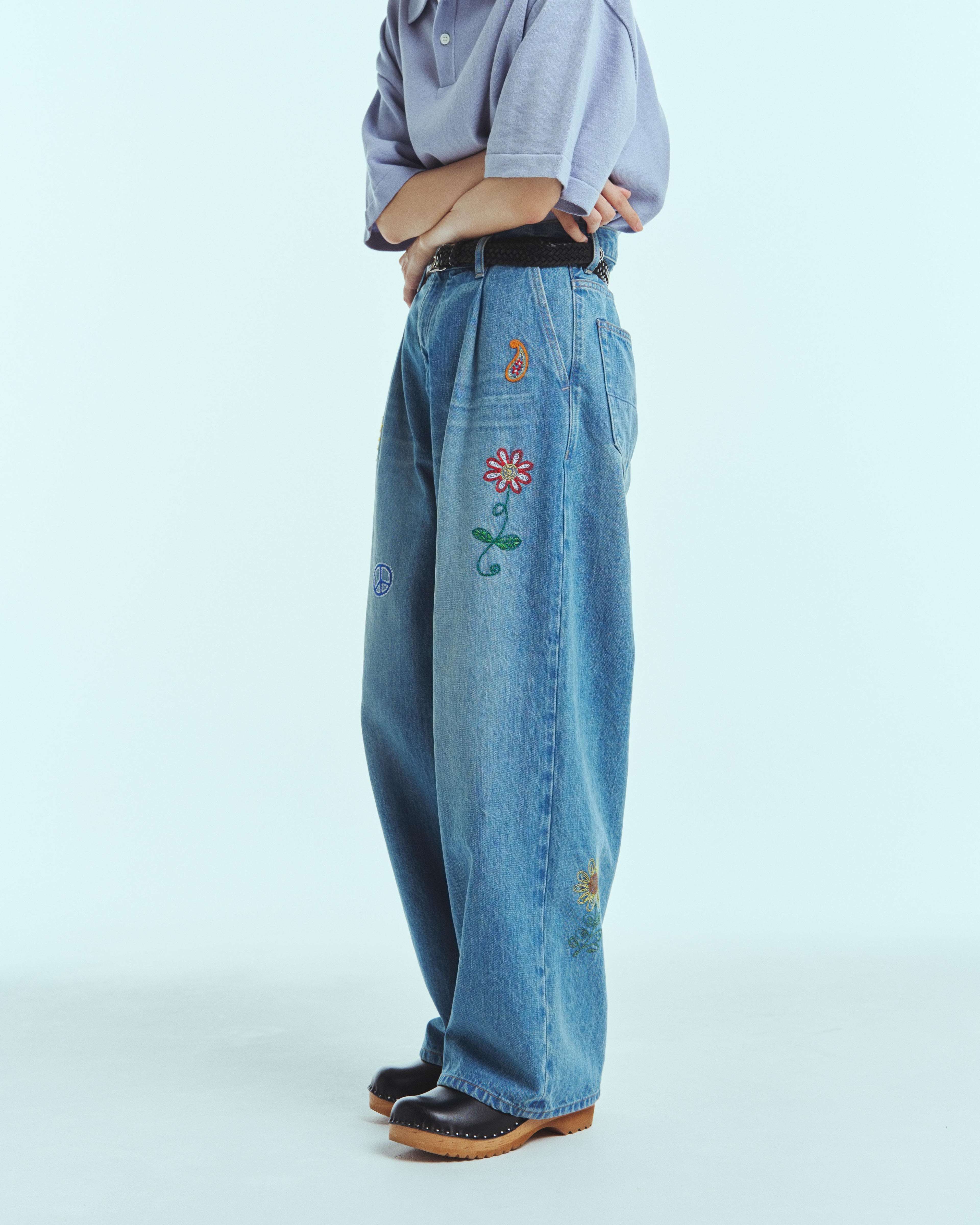 superNova. Embroidered wide selvedge jeans - Old vintage wash / Light indigo