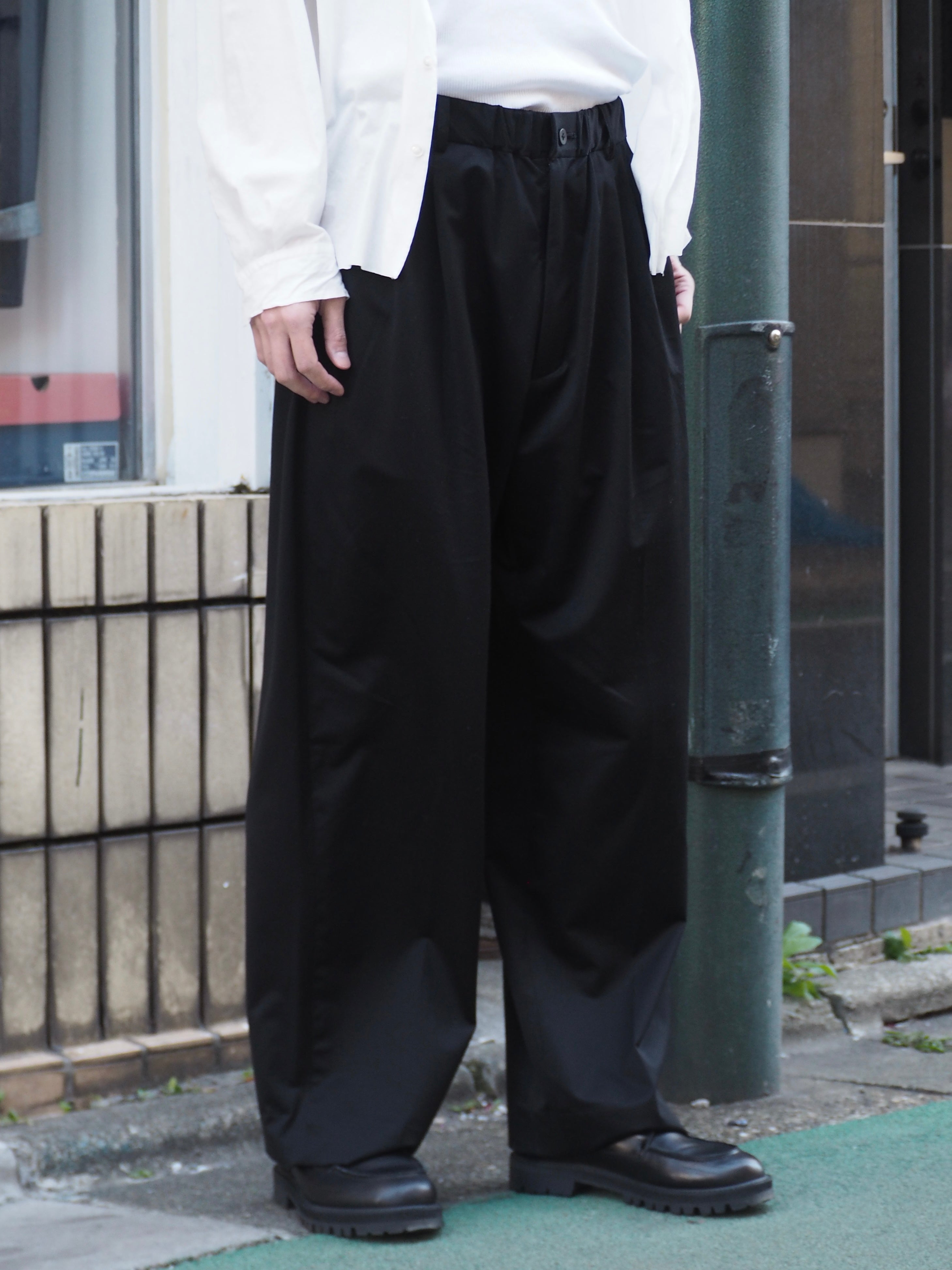 KANEMASA PHIL. 46G Tuck Easy Pants/ BLACK