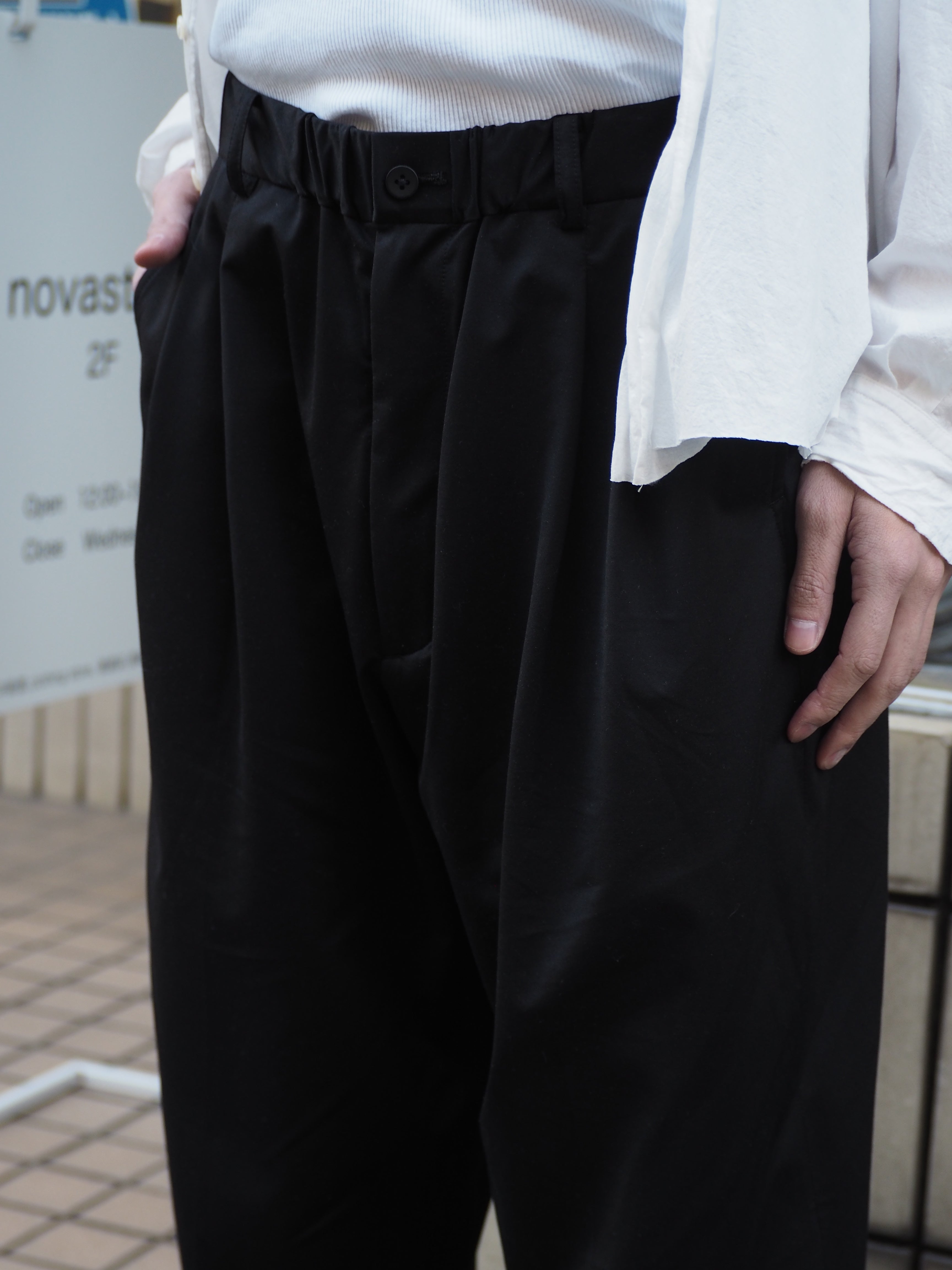 KANEMASA PHIL. 46G Tuck Easy Pants/ BLACK