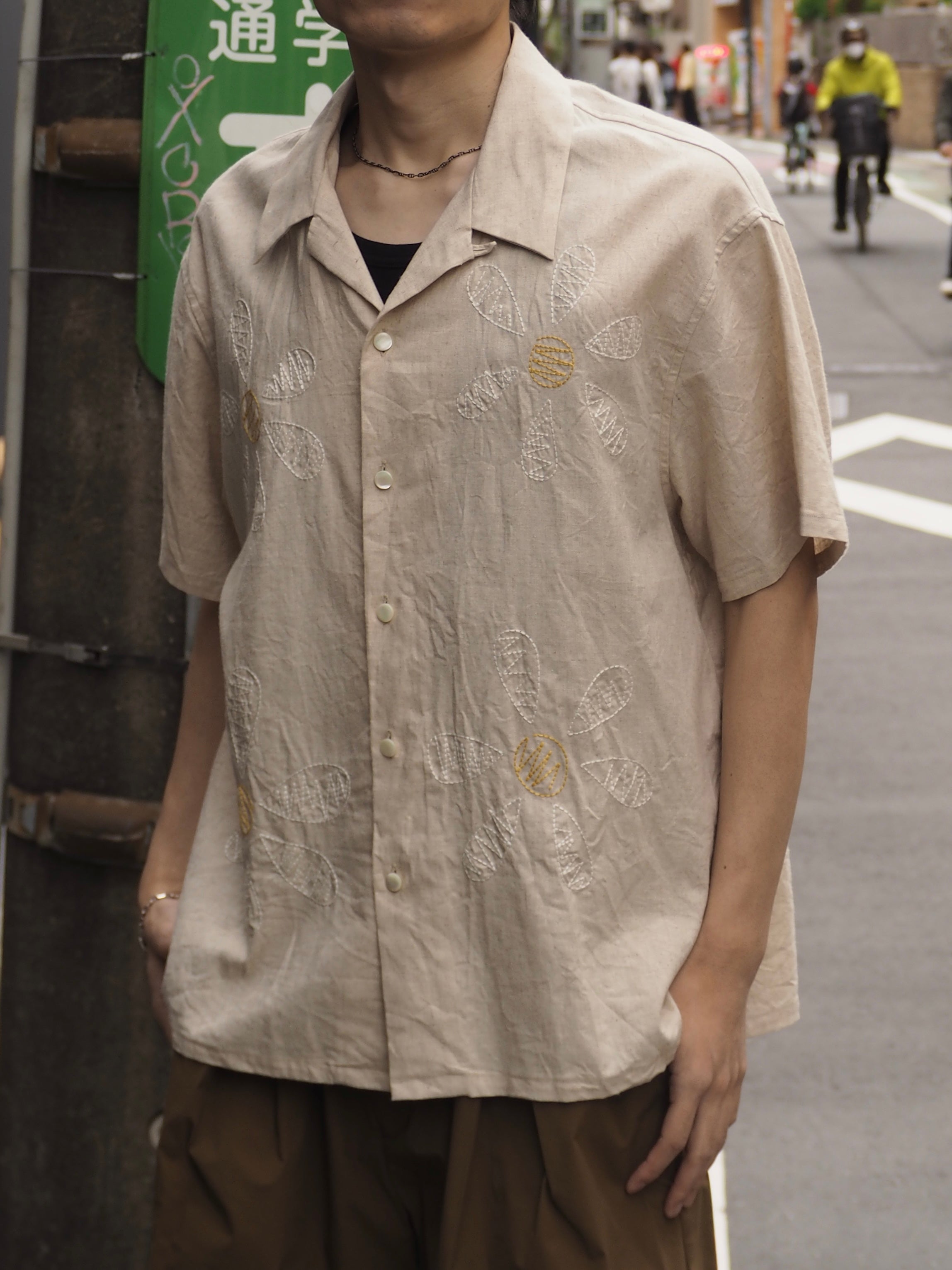 superNova. Aloha shirt - Big flowers embroidery / Natural