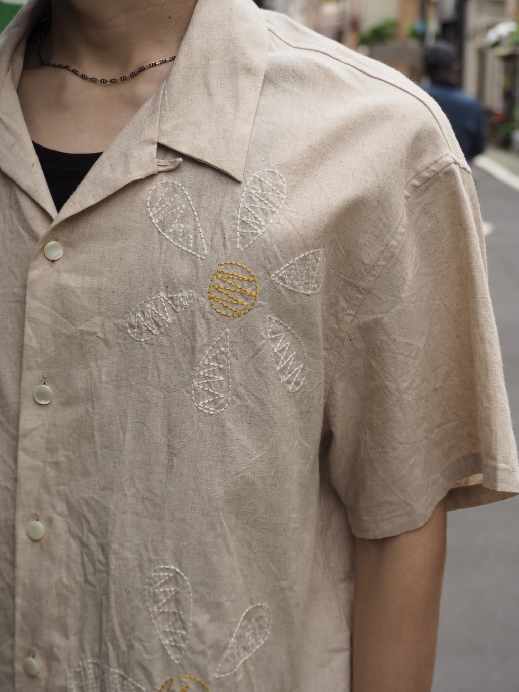 superNova. Aloha shirt - Big flowers embroidery / Natural