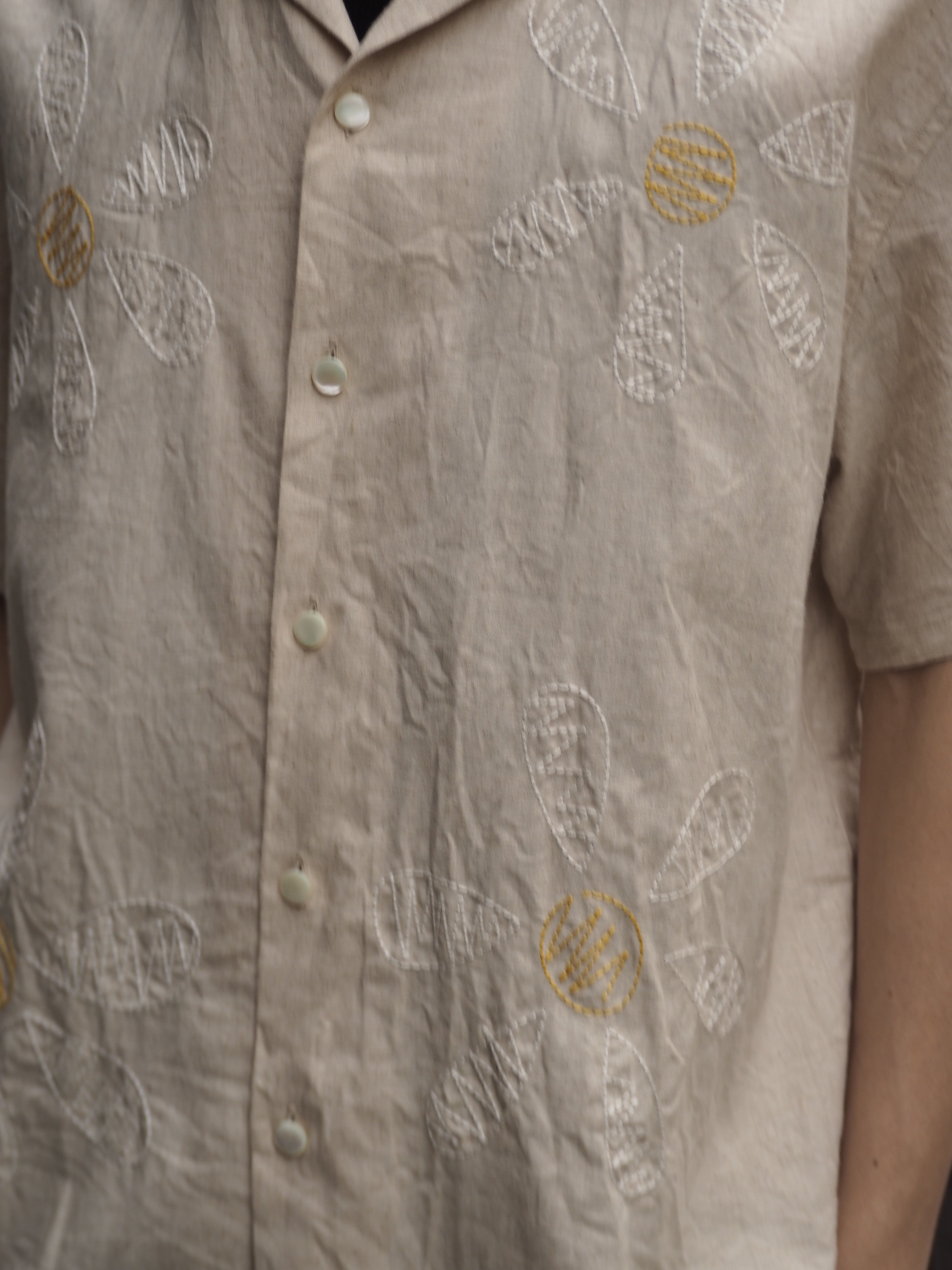 superNova. Aloha shirt - Big flowers embroidery / Natural