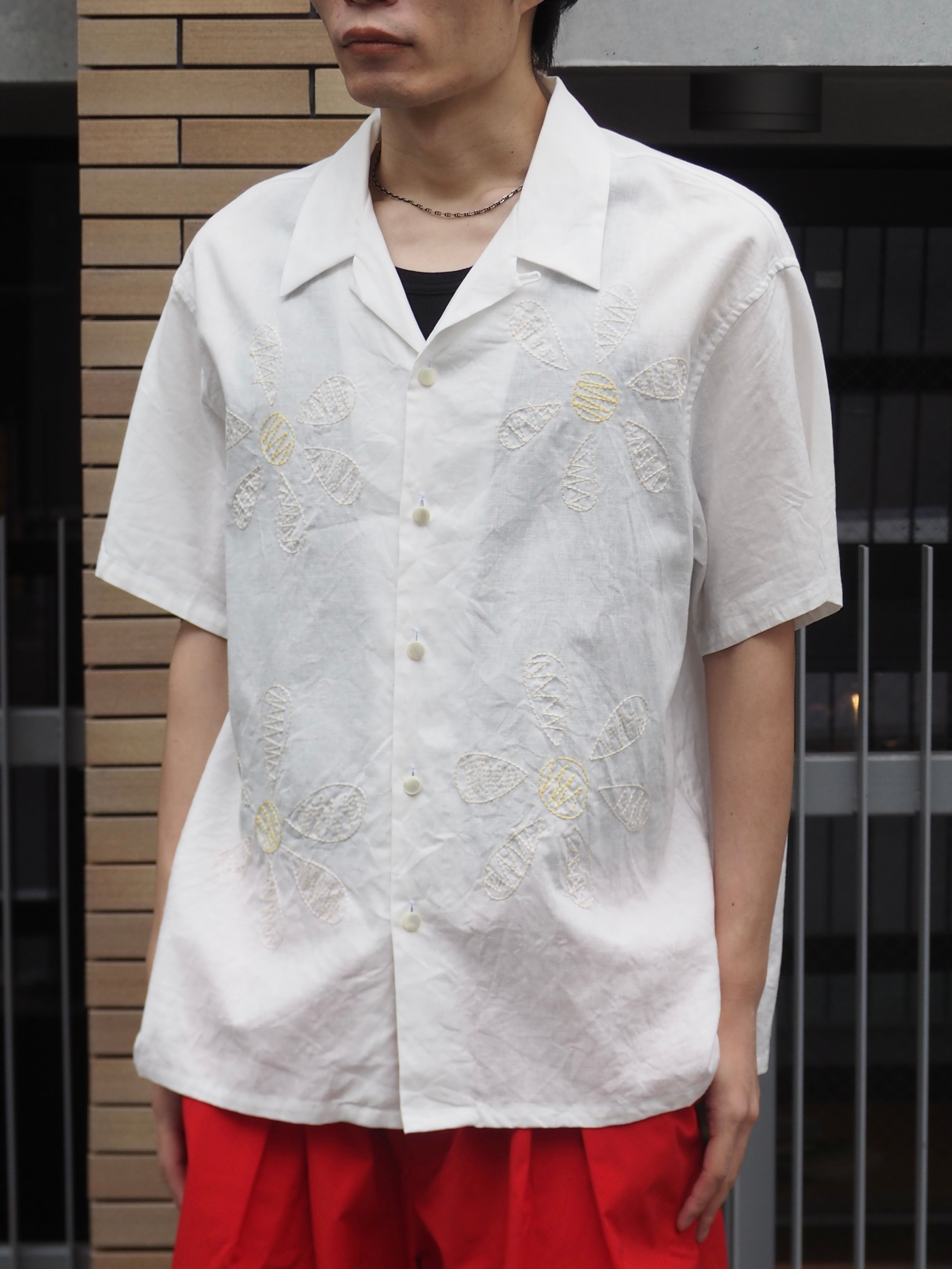 superNova. Aloha shirt - Big flowers embroidery / White