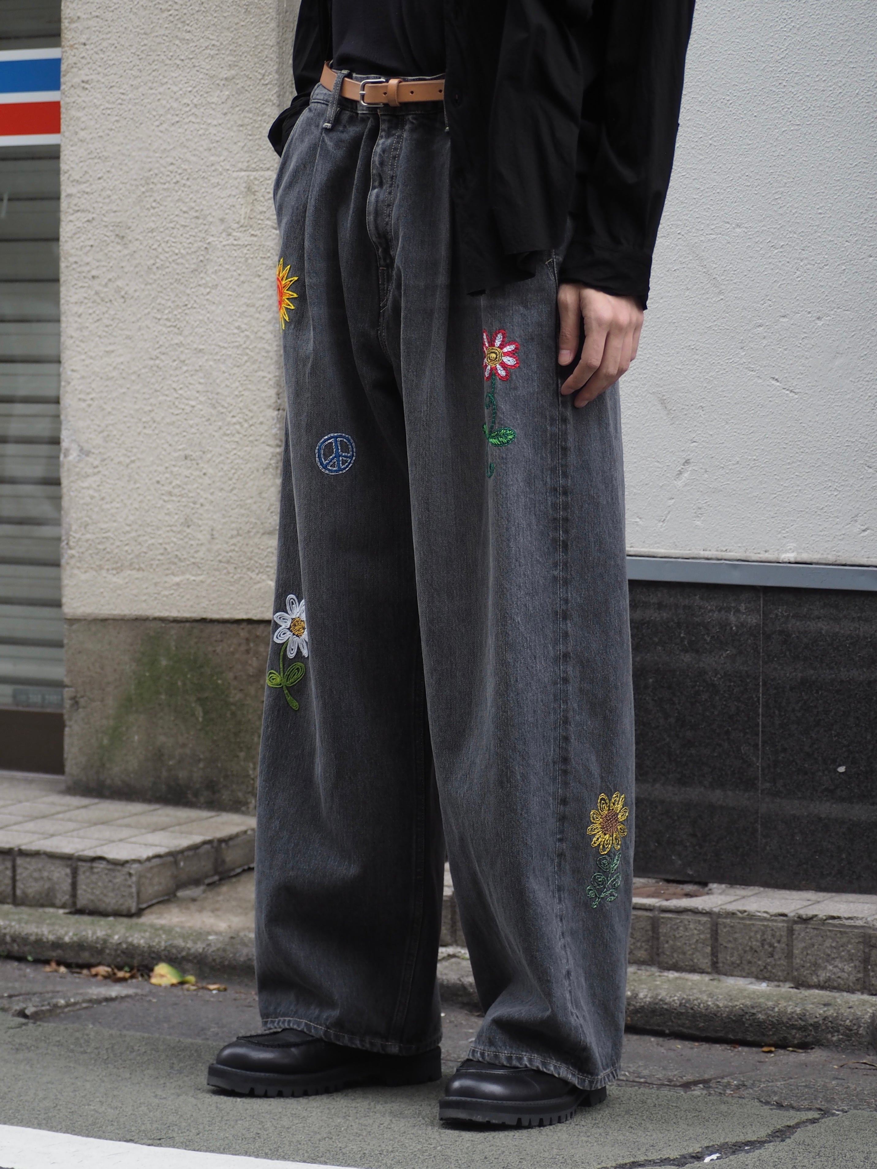superNova. Embroidered wide selvedge jeans - Old vintage wash / Mid Black