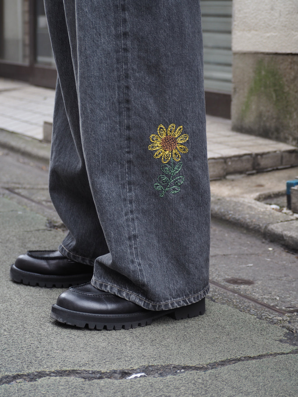 superNova. Embroidered wide selvedge jeans - Old vintage wash / Mid Black