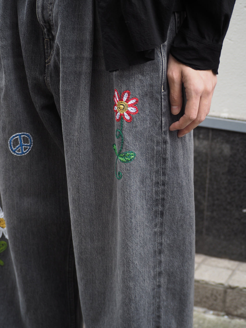 superNova. Embroidered wide selvedge jeans - Old vintage wash / Mid Black