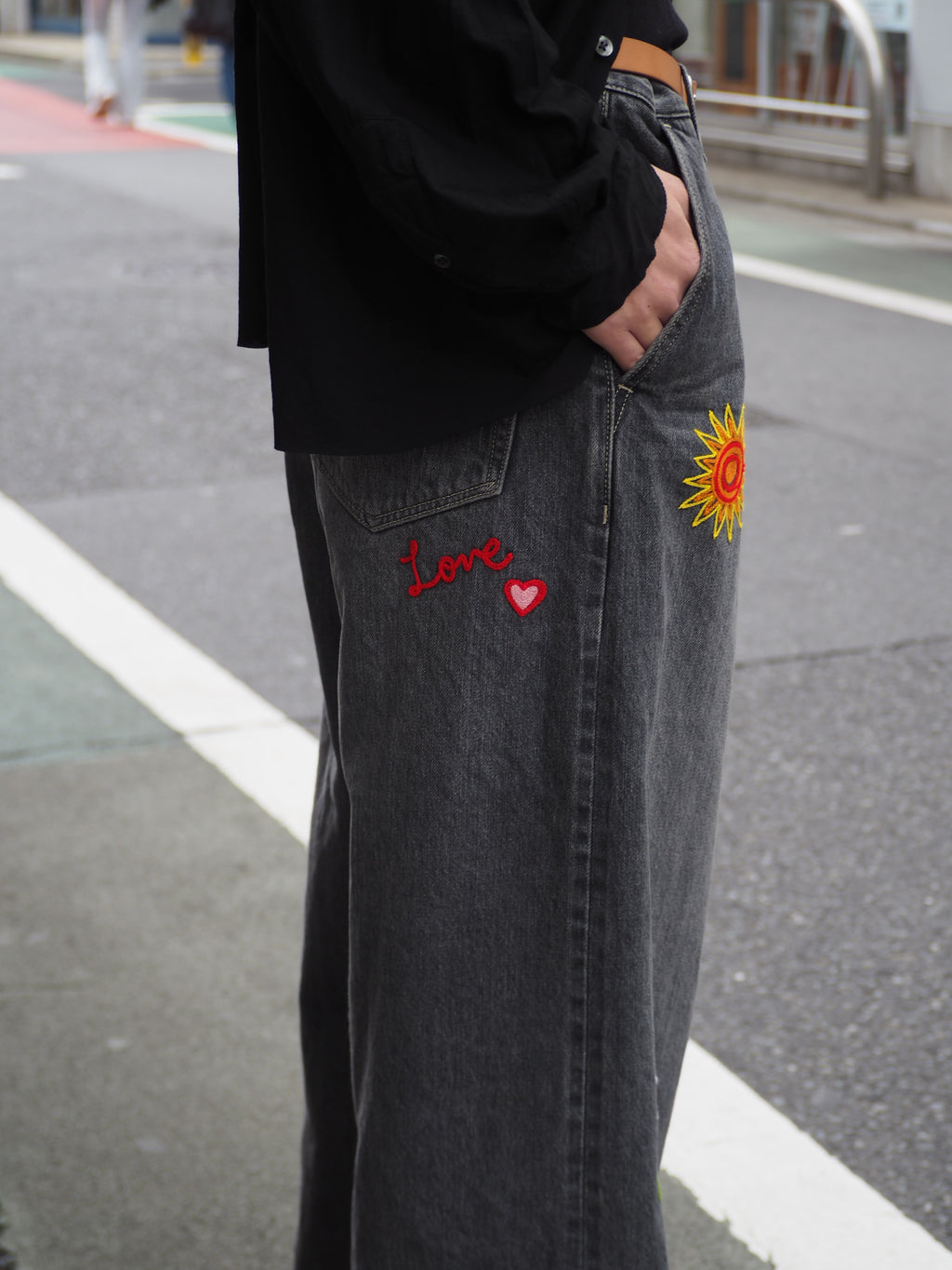 superNova. Embroidered wide selvedge jeans - Old vintage wash / Mid Black