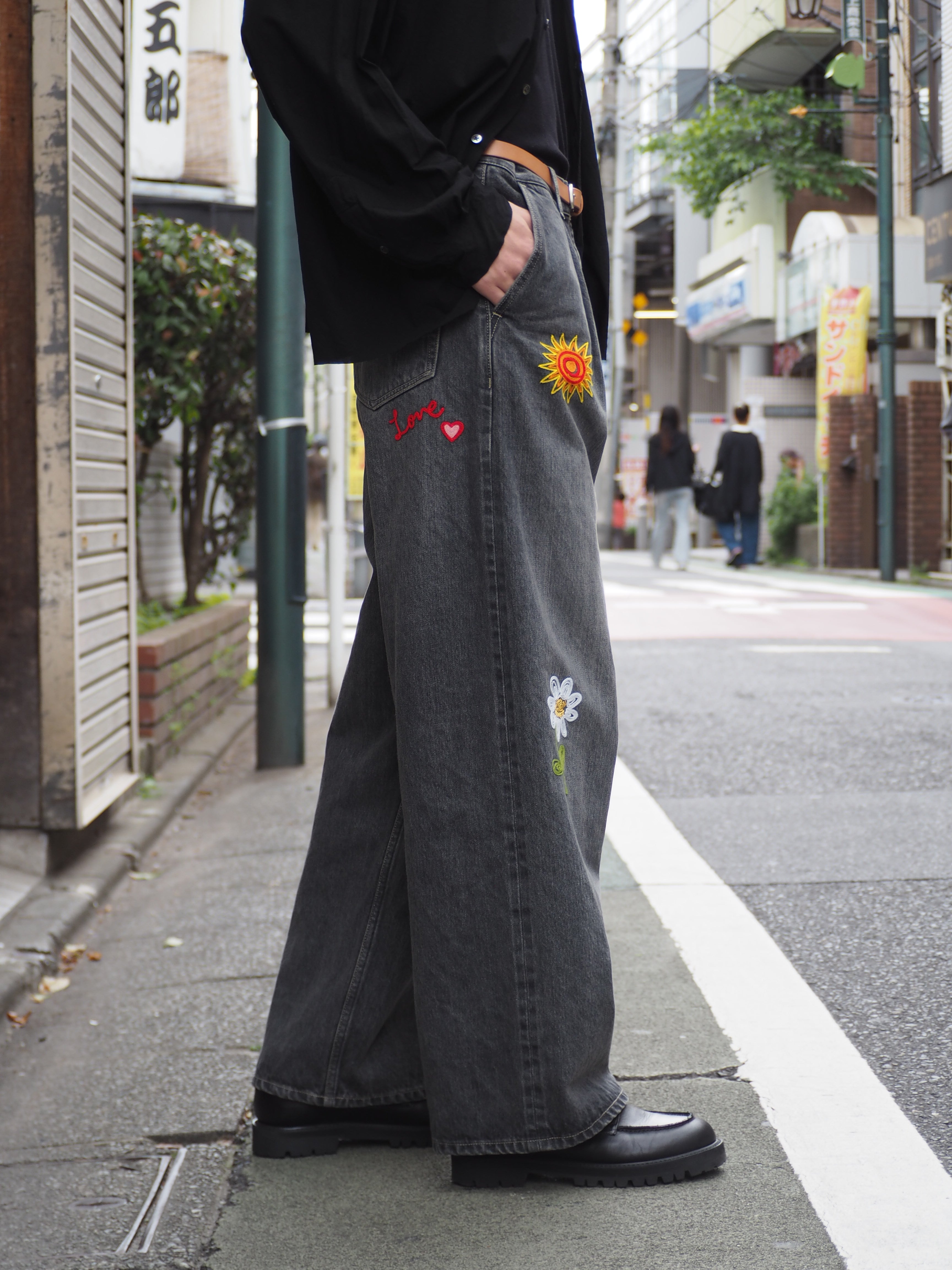 superNova. Embroidered wide selvedge jeans - Old vintage wash / Mid Black