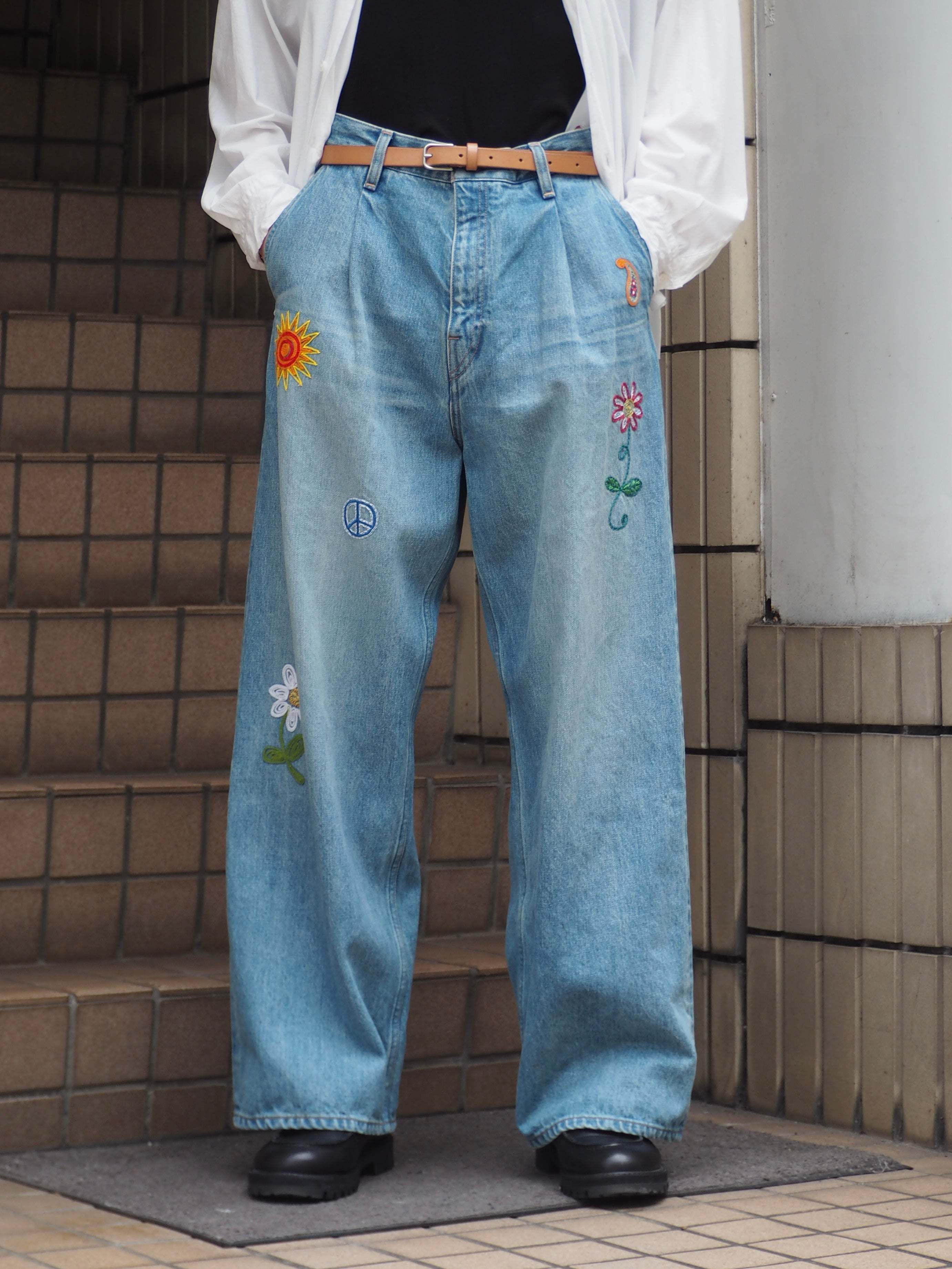 superNova. Embroidered wide selvedge jeans - Old vintage wash / Light indigo
