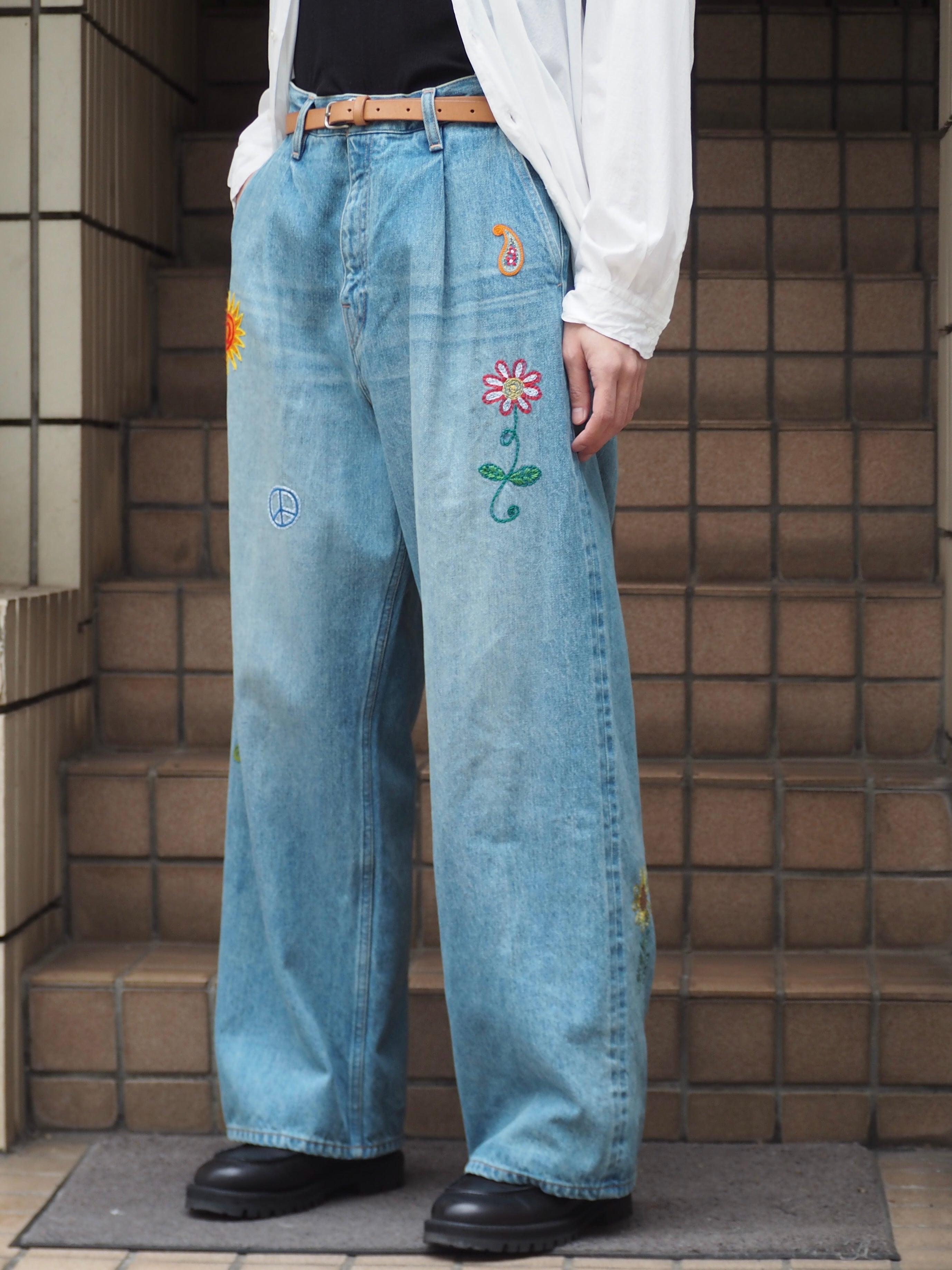 superNova. Embroidered wide selvedge jeans - Old vintage wash / Light indigo