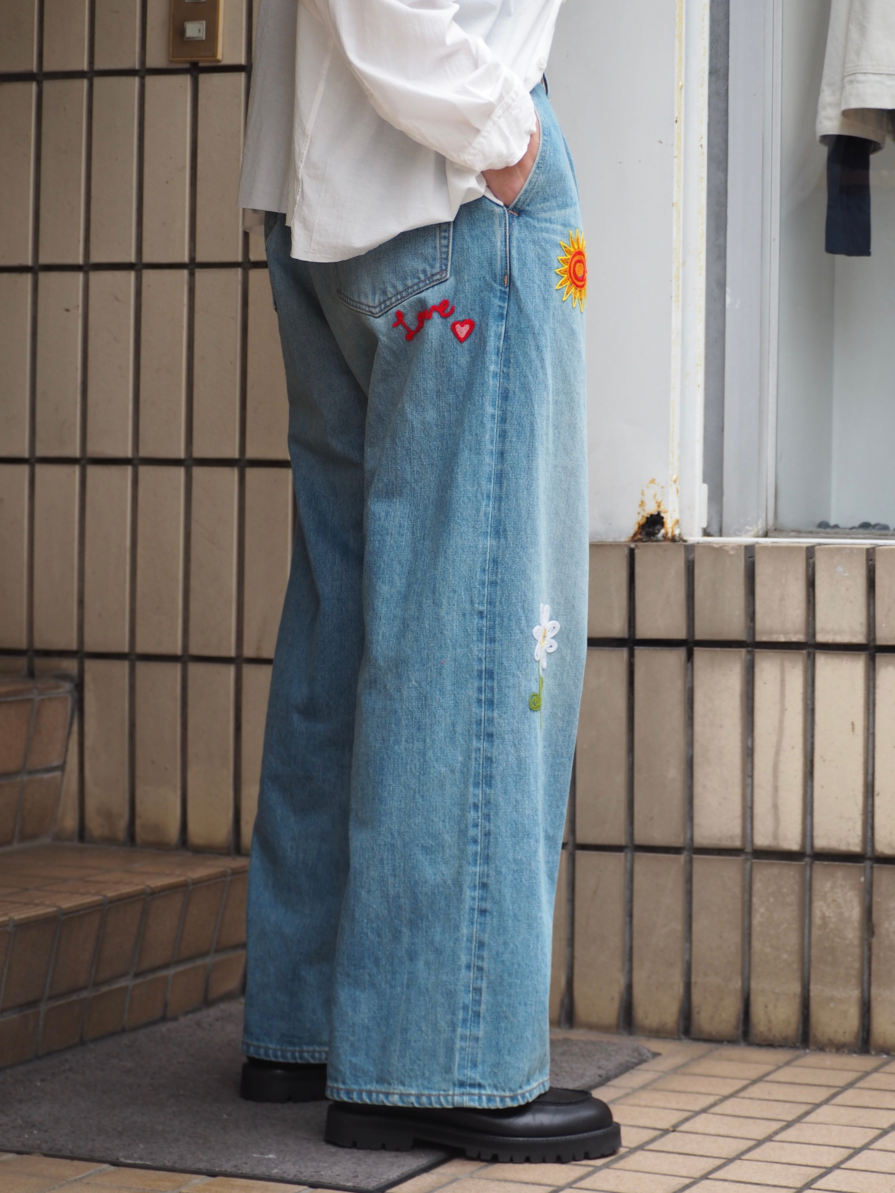 superNova. Embroidered wide selvedge jeans - Old vintage wash / Light indigo