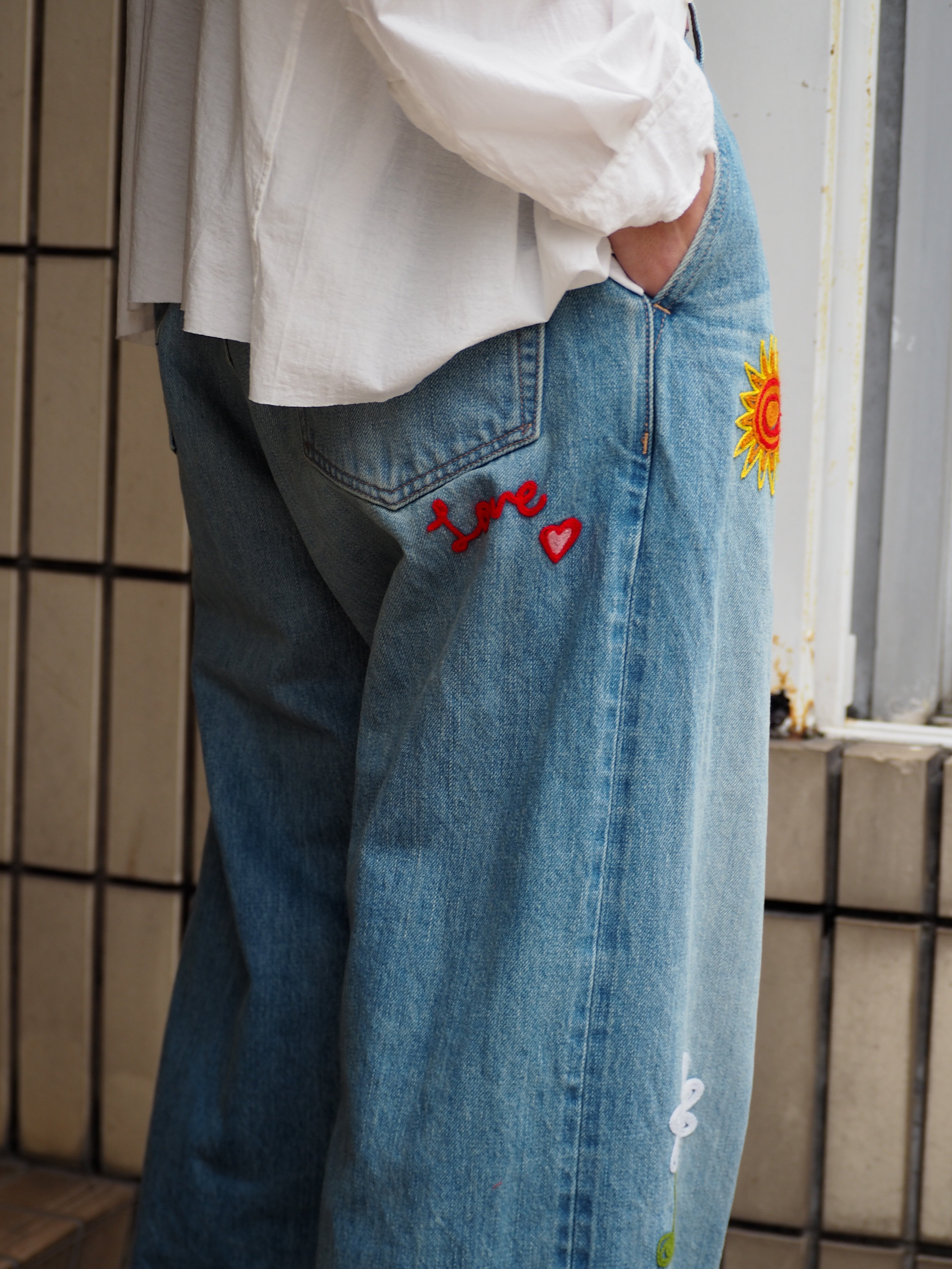 superNova. Embroidered wide selvedge jeans - Old vintage wash / Light indigo