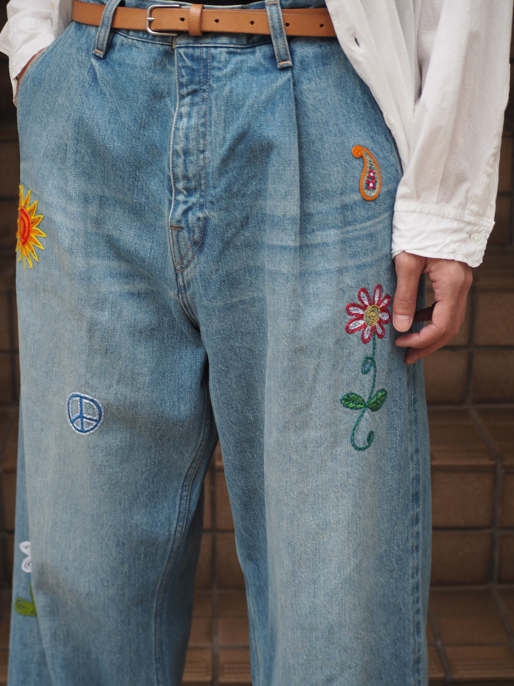 superNova. Embroidered wide selvedge jeans - Old vintage wash / Light indigo