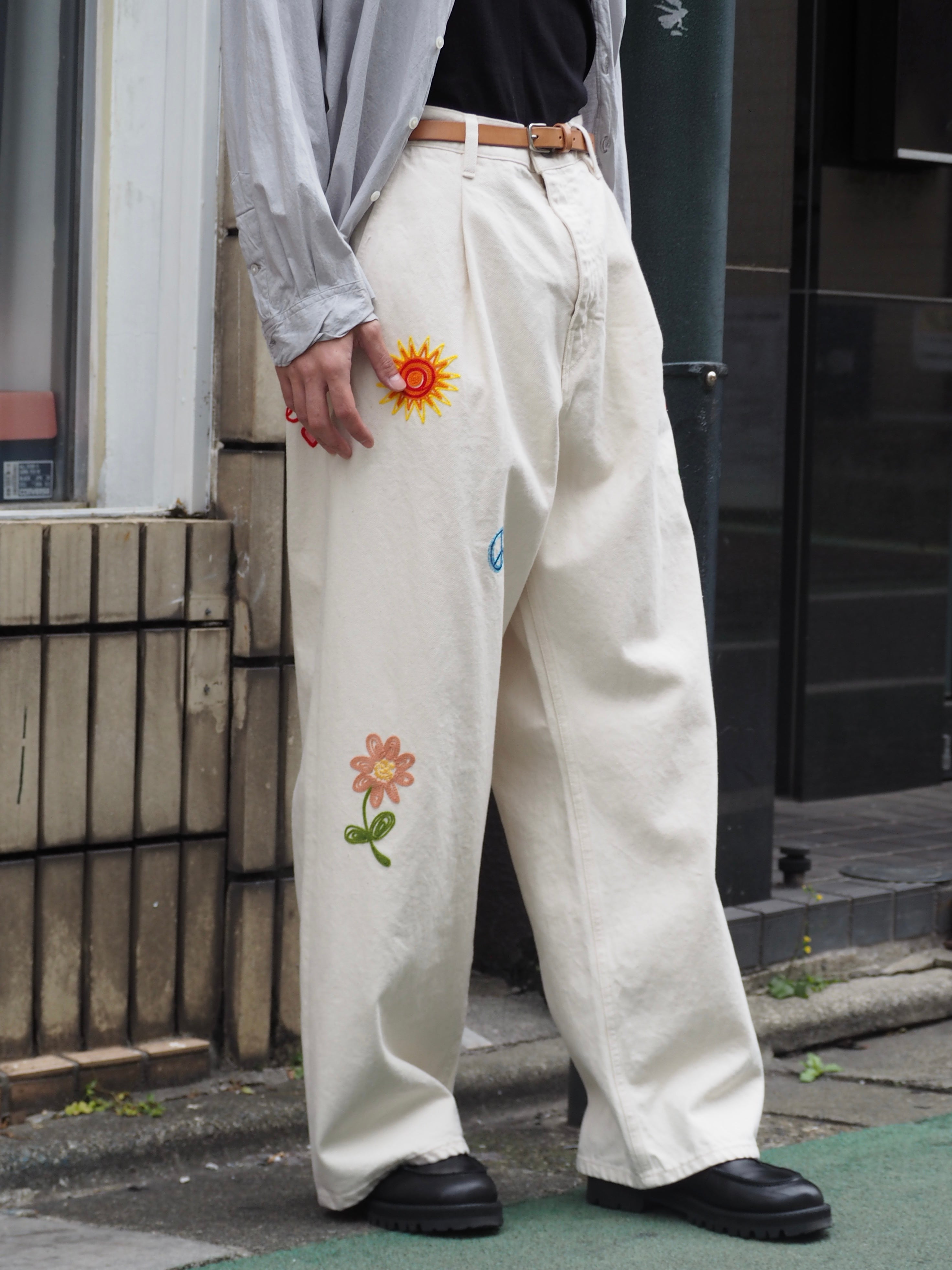superNova. Embroidered wide selvedge jeans / Natural