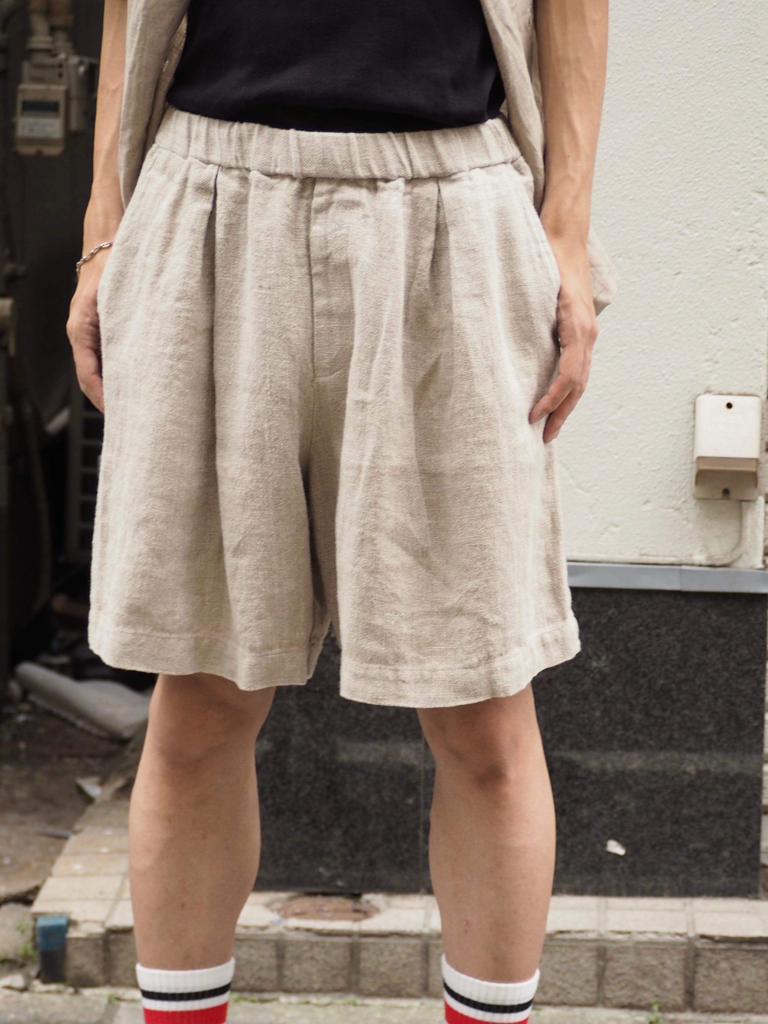superNova. Box pleats wide shorts - Linen / Natural