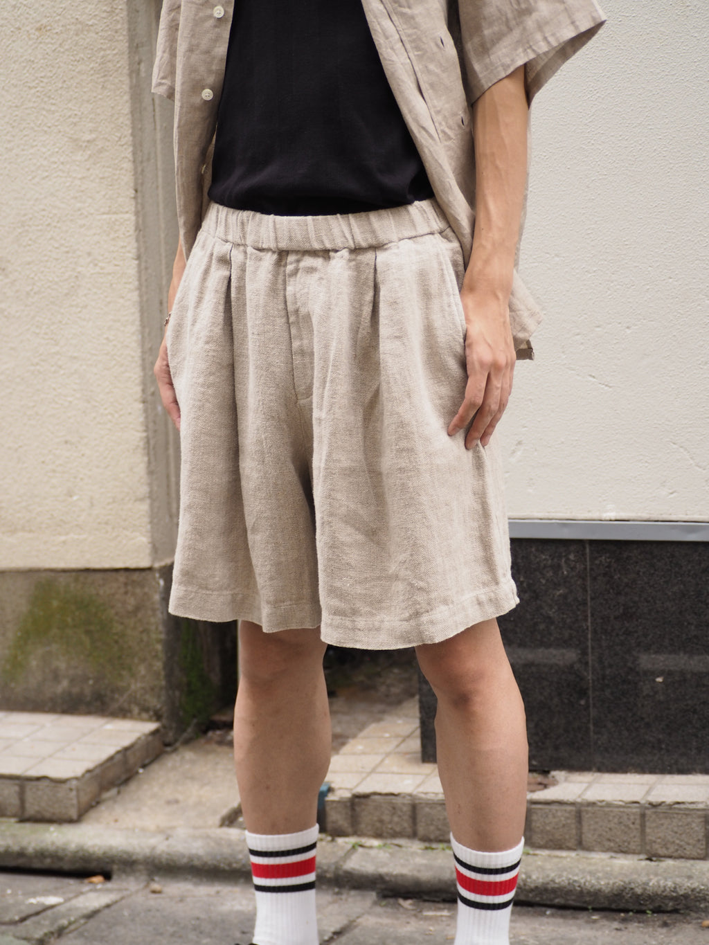 superNova. Box pleats wide shorts - Linen / Natural