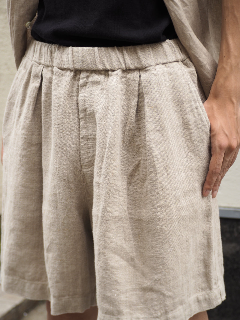 superNova. Box pleats wide shorts - Linen / Natural