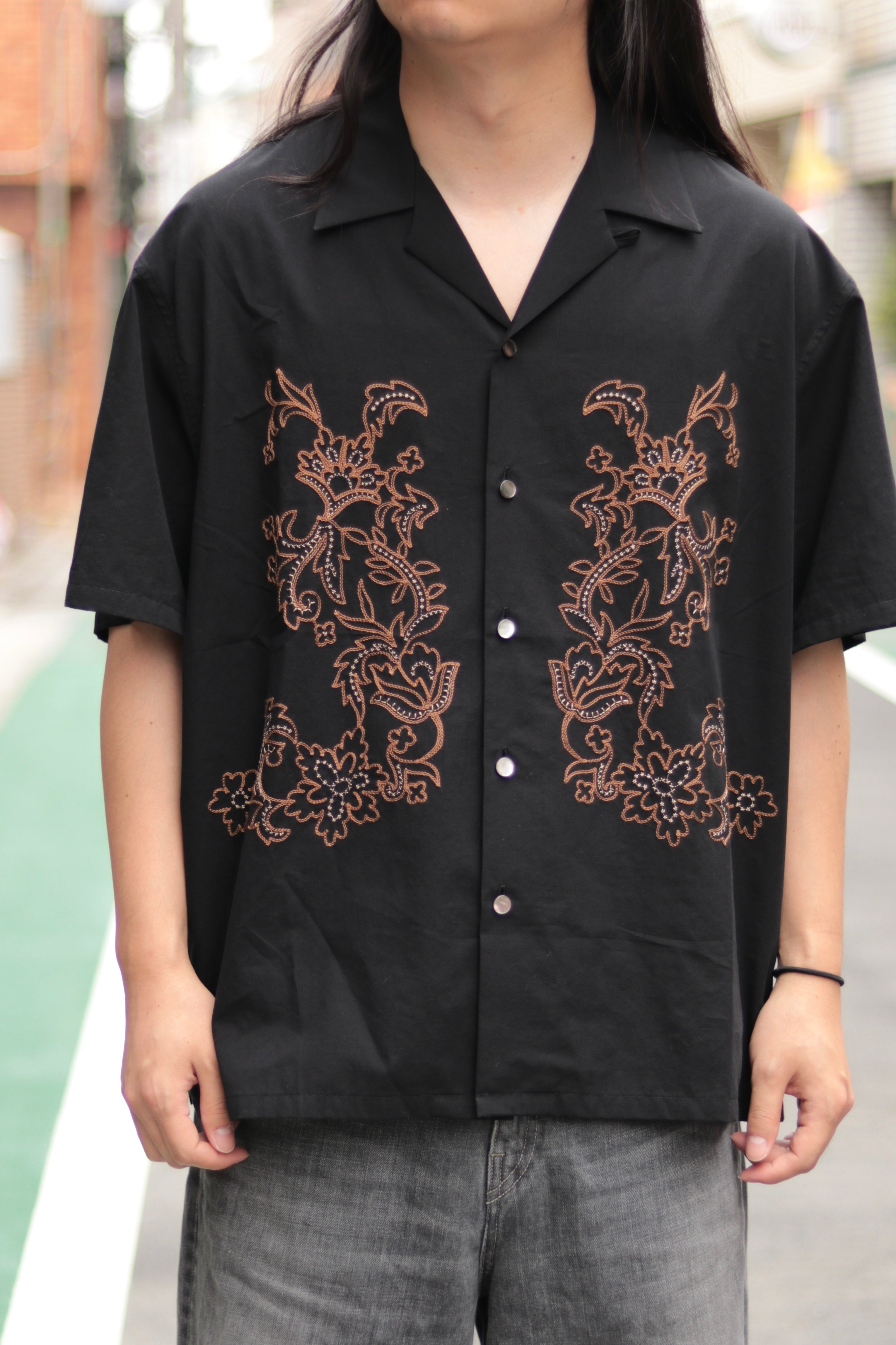 superNova. Aloha shirt - Flower chain embroidery / Black