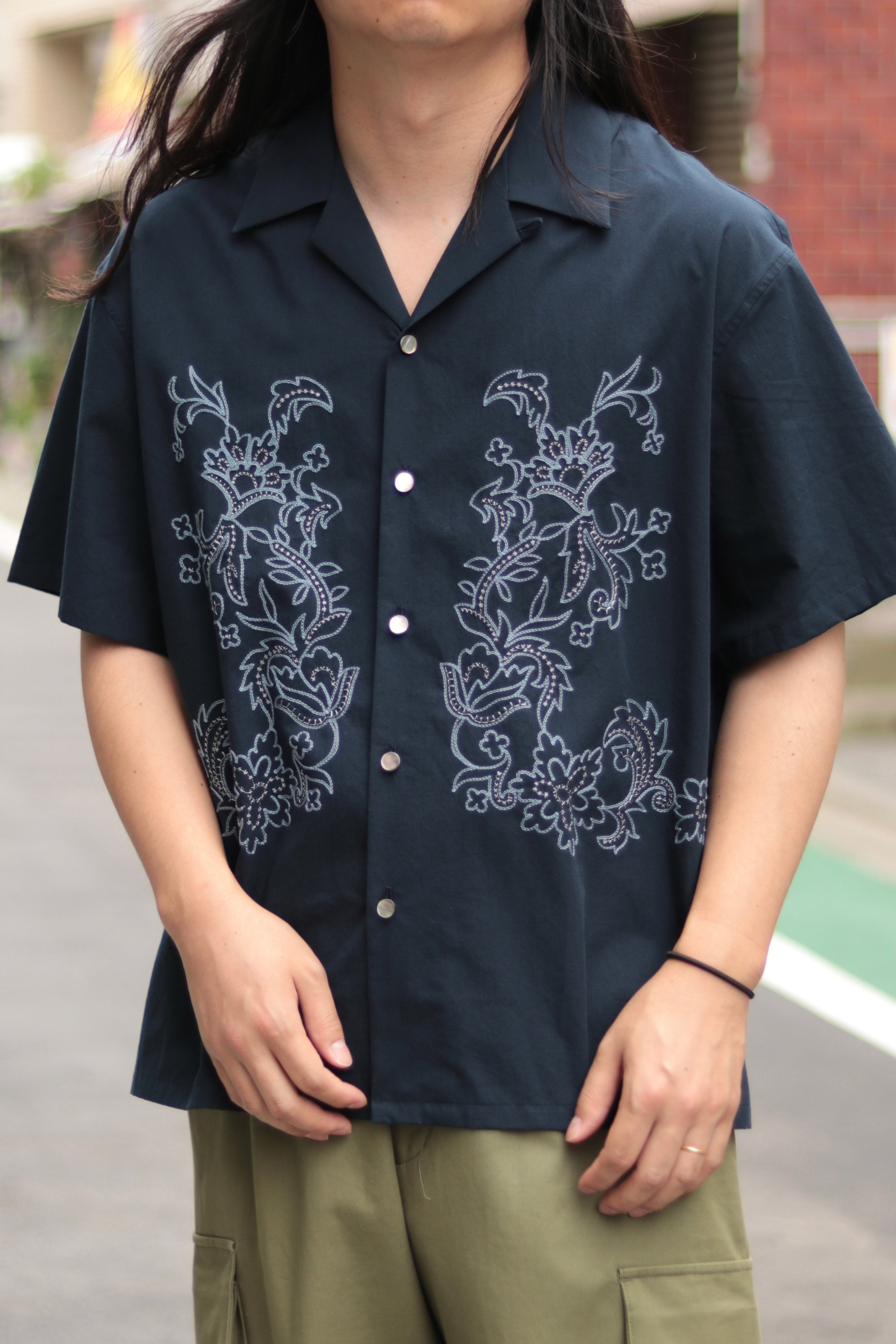 superNova. Aloha shirt - Flower chain embroidery / Navy