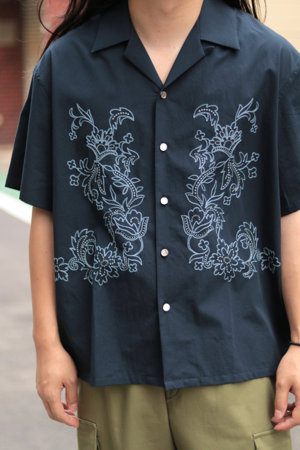 superNova. Aloha shirt - Flower chain embroidery / Navy