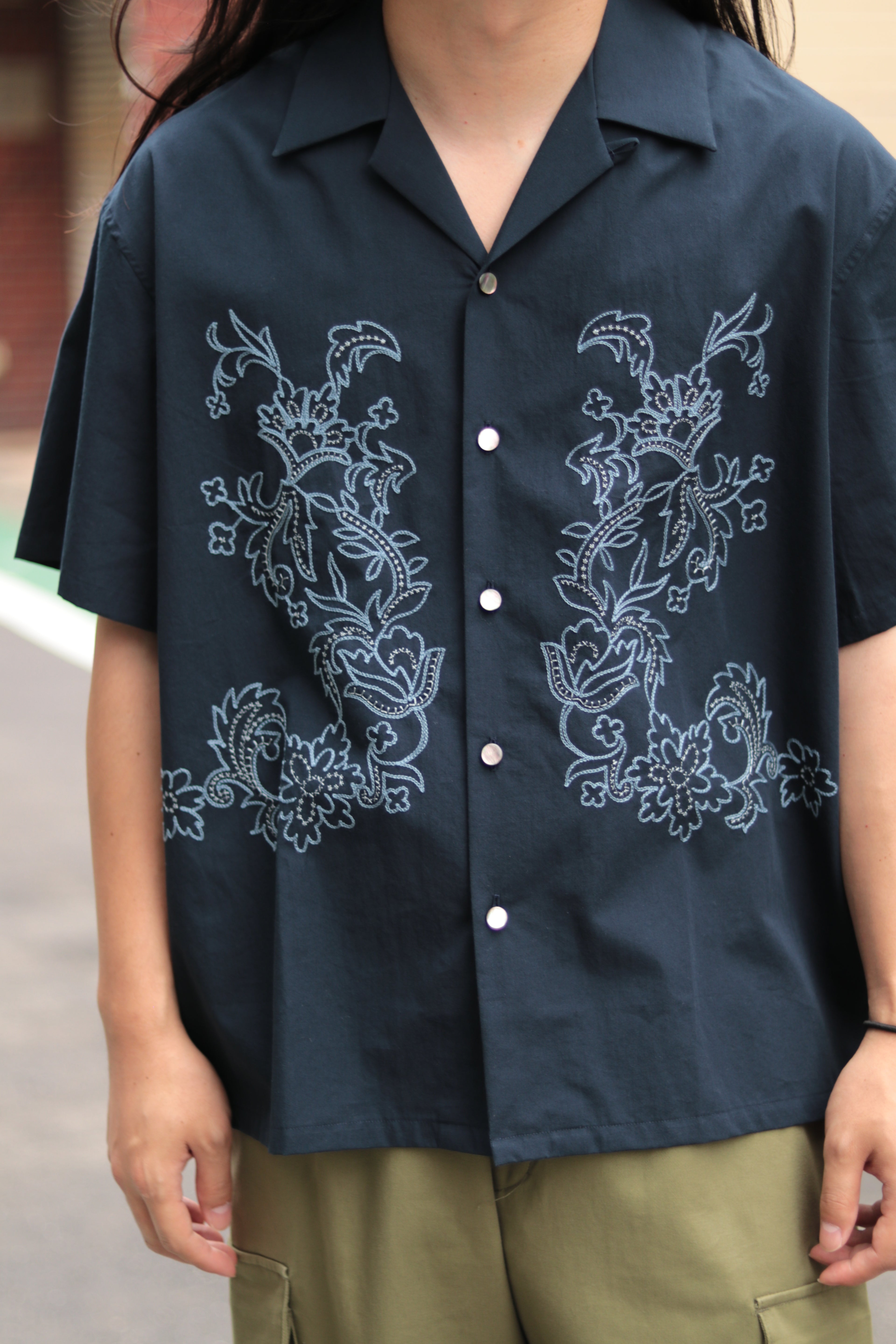 superNova. Aloha shirt - Flower chain embroidery / Navy