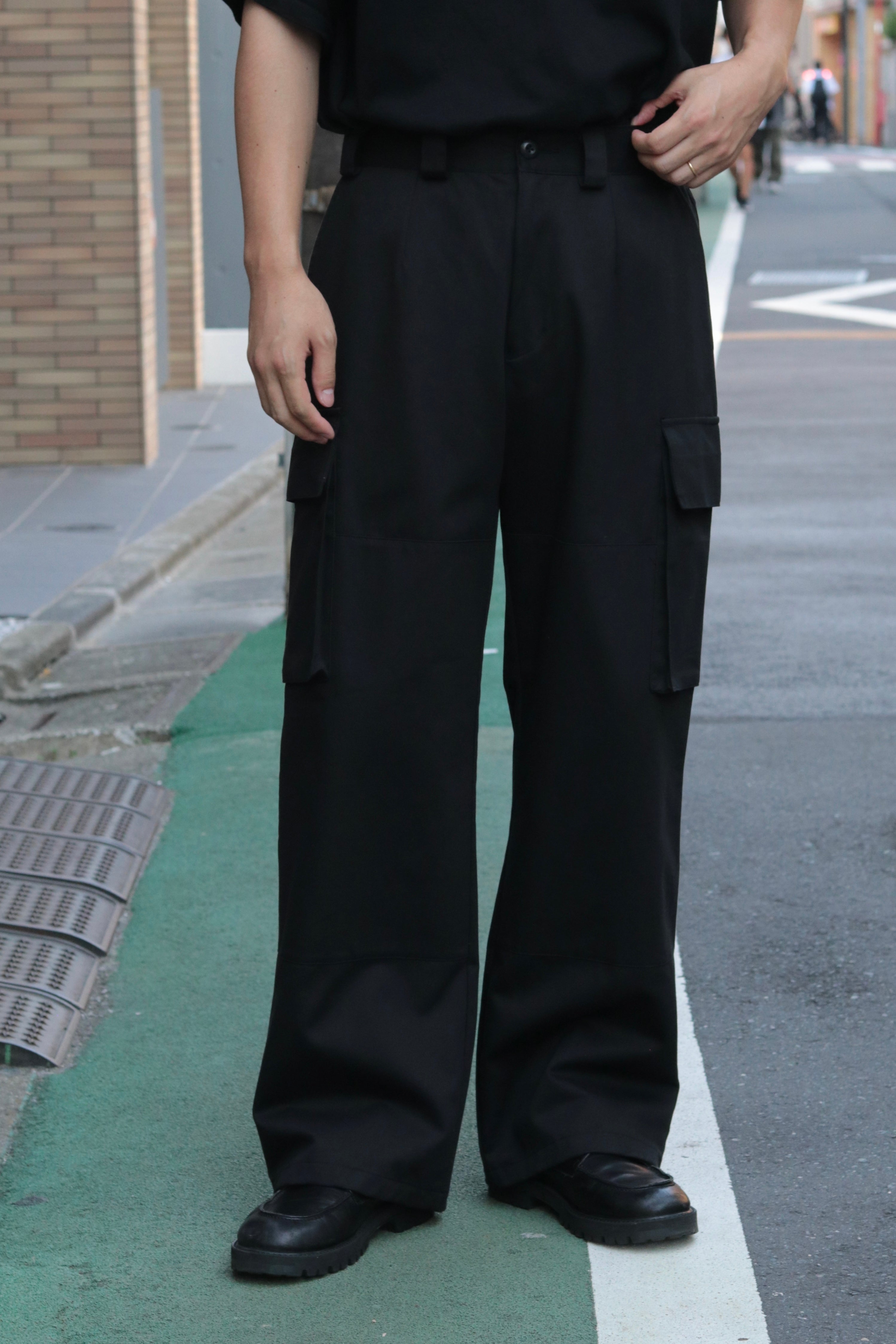 superNova. Neutral cargo pants / Black