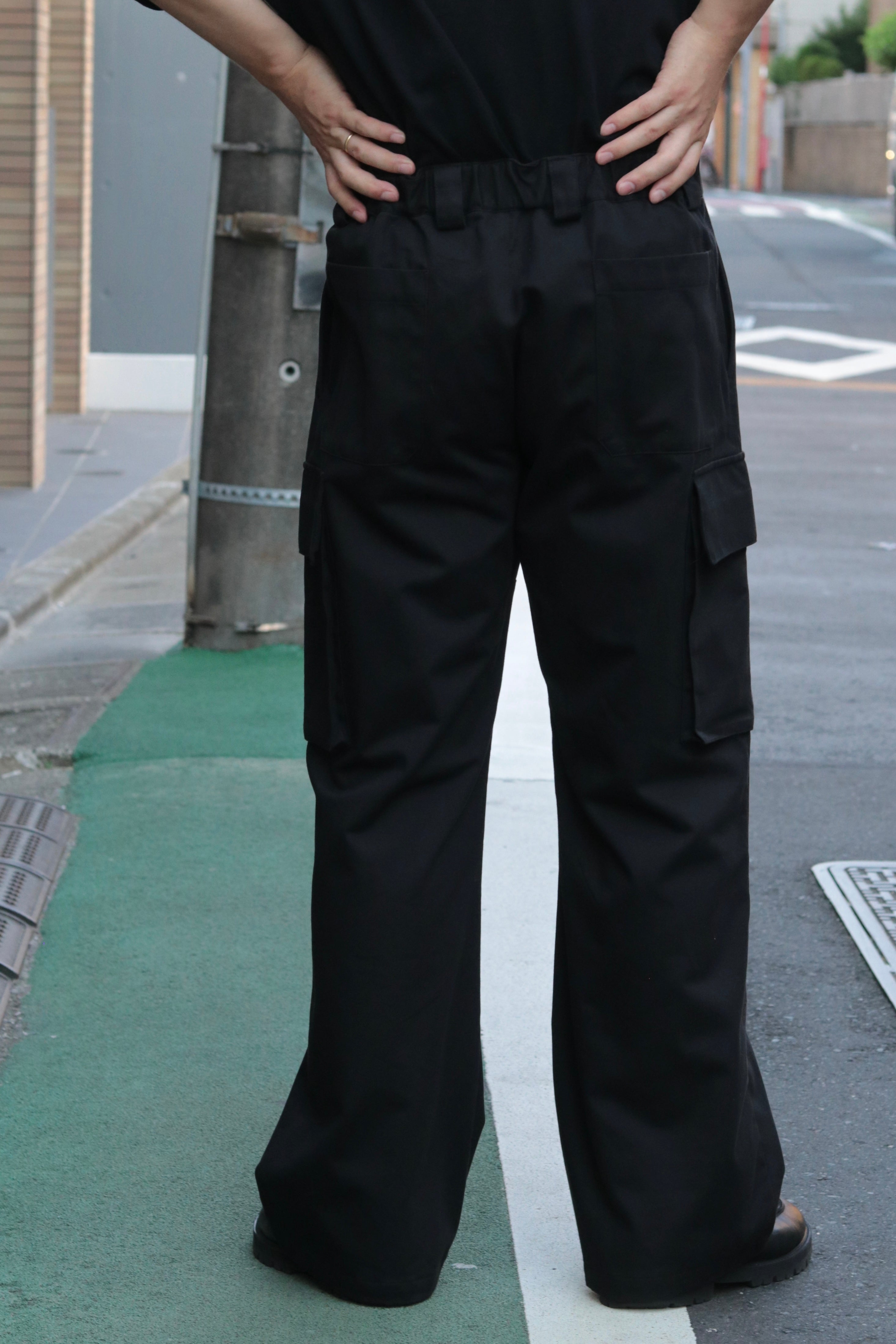 superNova. Neutral cargo pants / Black