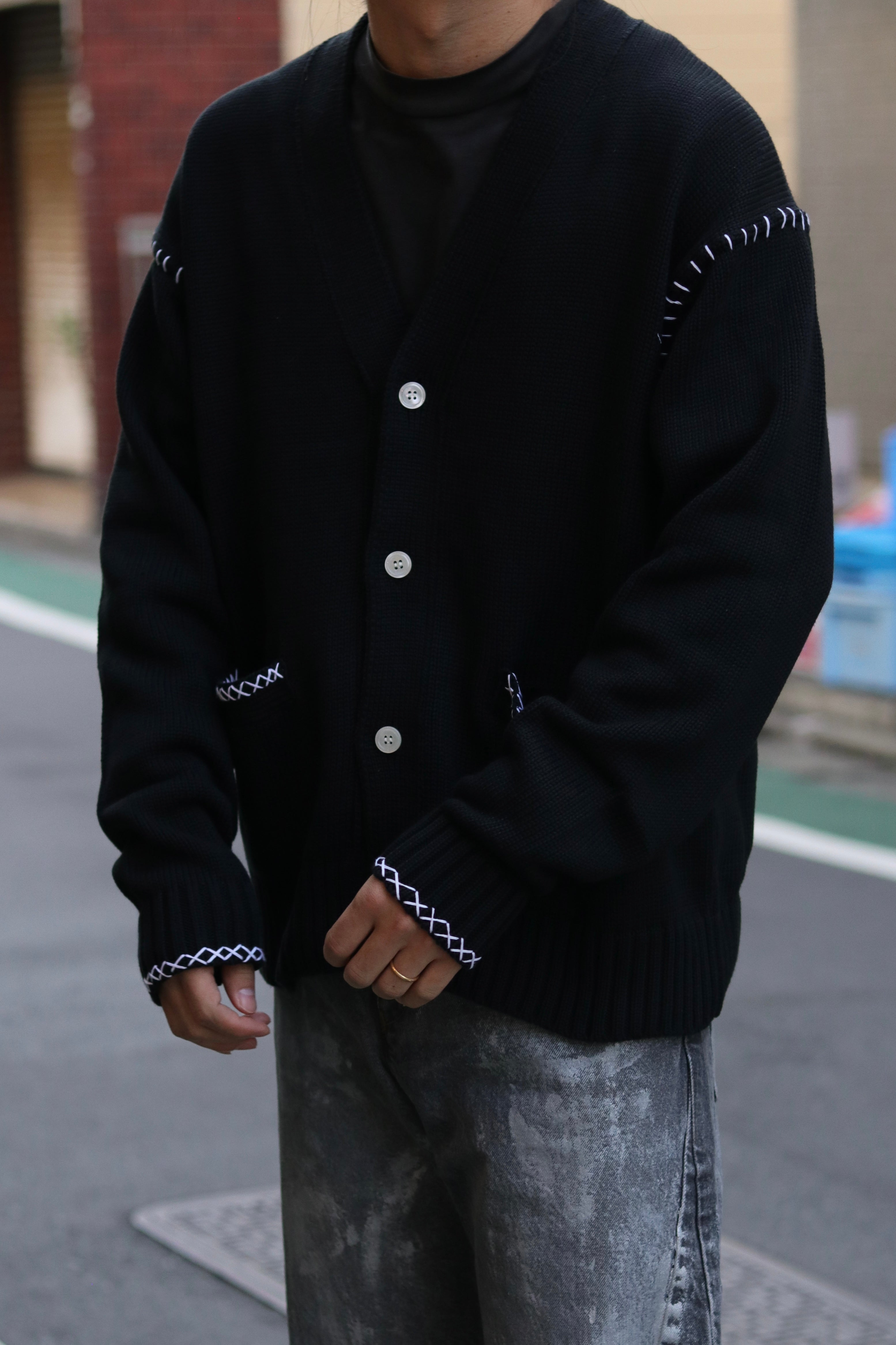 encode HAND-STITCHED KNIT CARDIGAN / Black