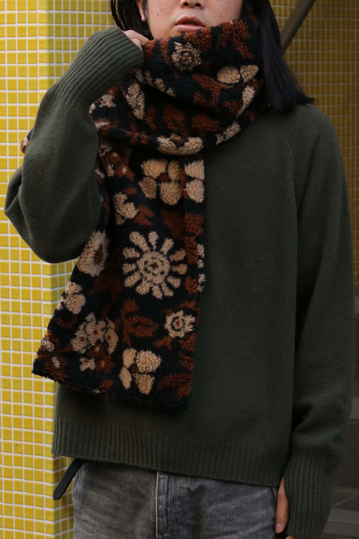 superNova. Jacquard boa stole / Black flower camo