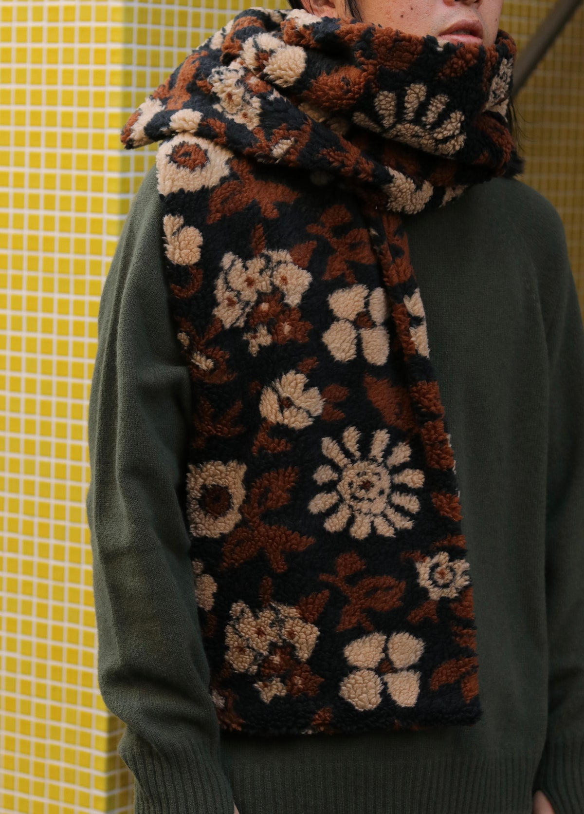 superNova. Jacquard boa stole / Black flower camo