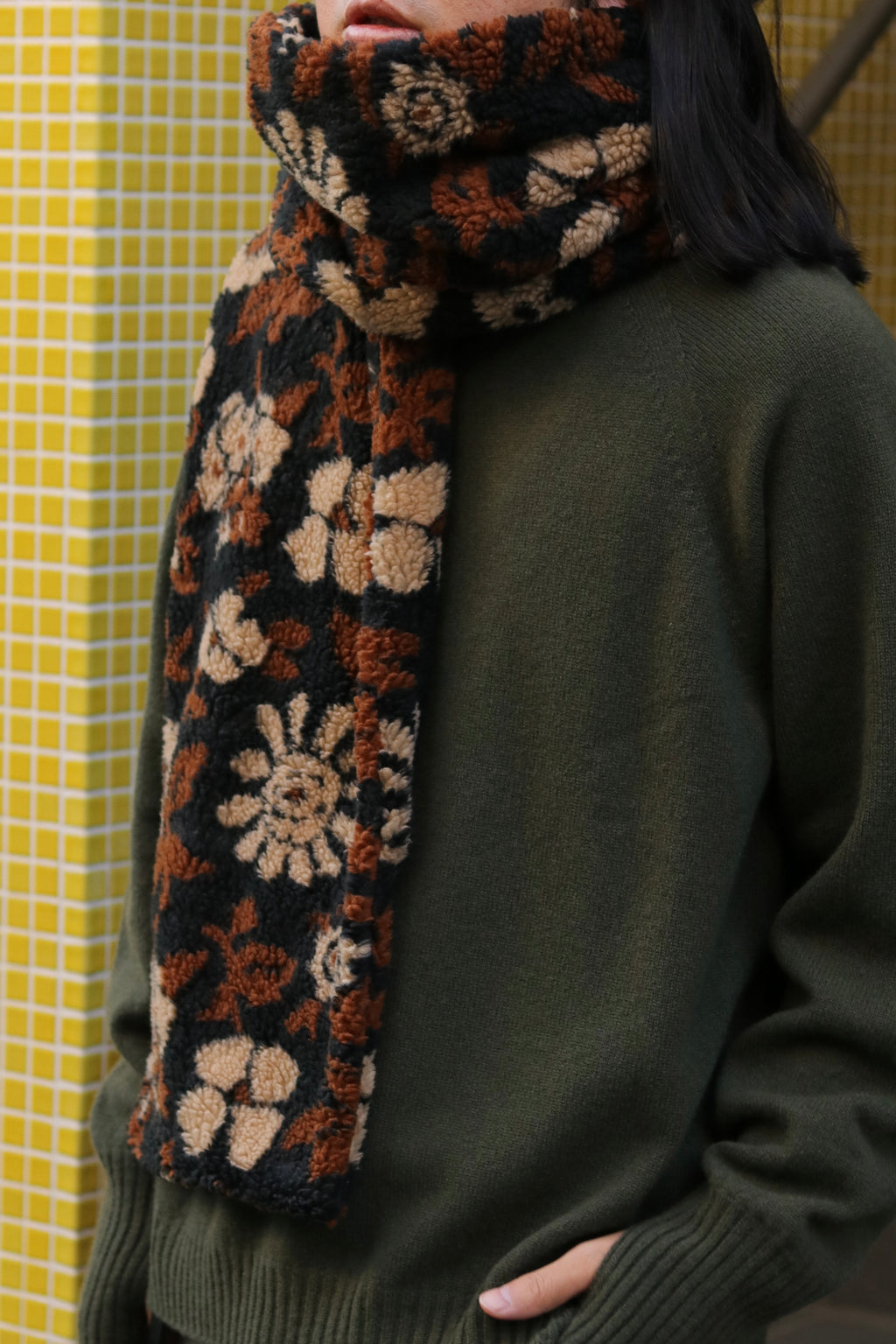 superNova. Jacquard boa stole / Black flower camo