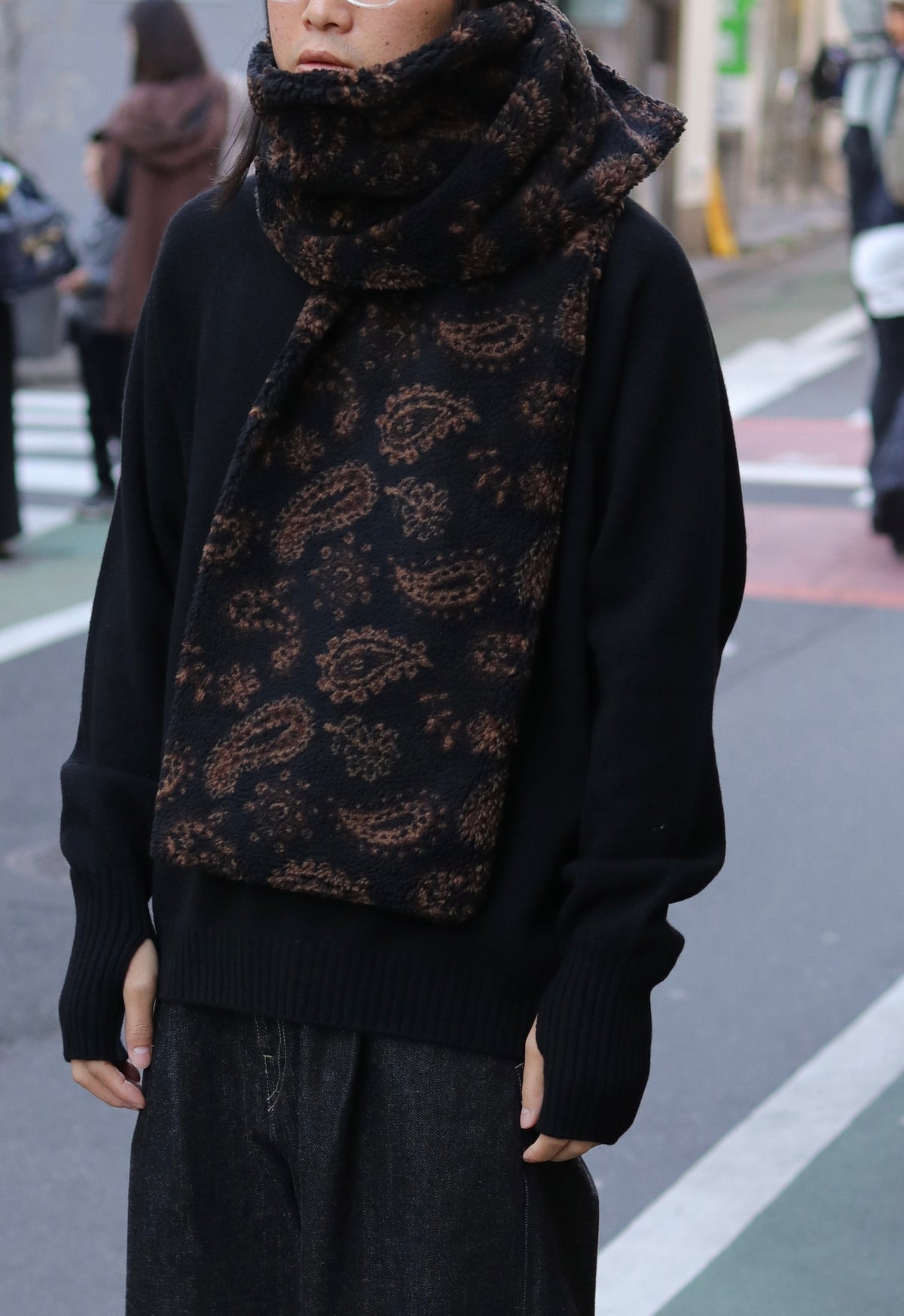 superNova. Jacquard boa stole / Black Paisley