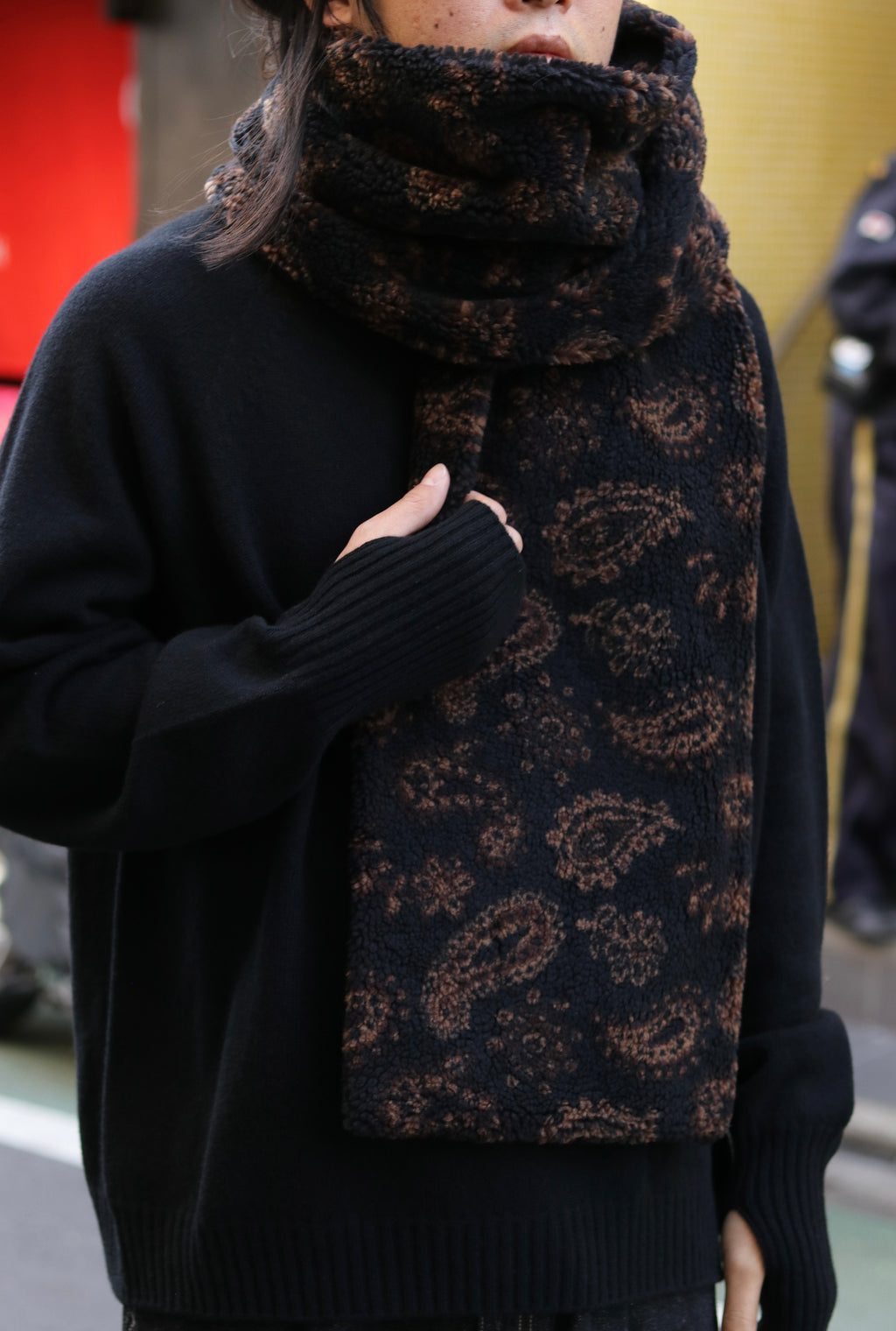 superNova. Jacquard boa stole / Black Paisley