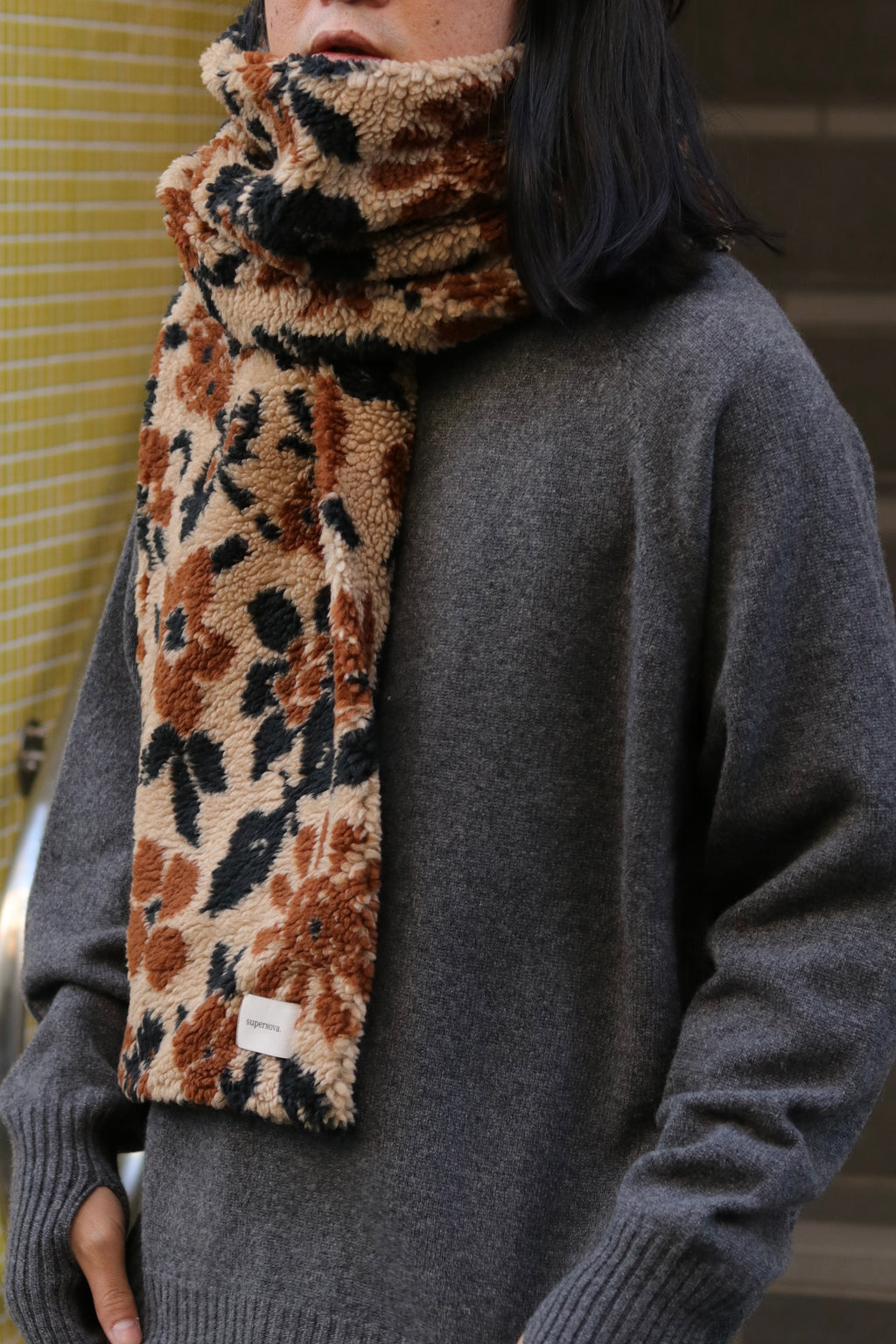 superNova. Jacquard boa stole / Beige flower camo