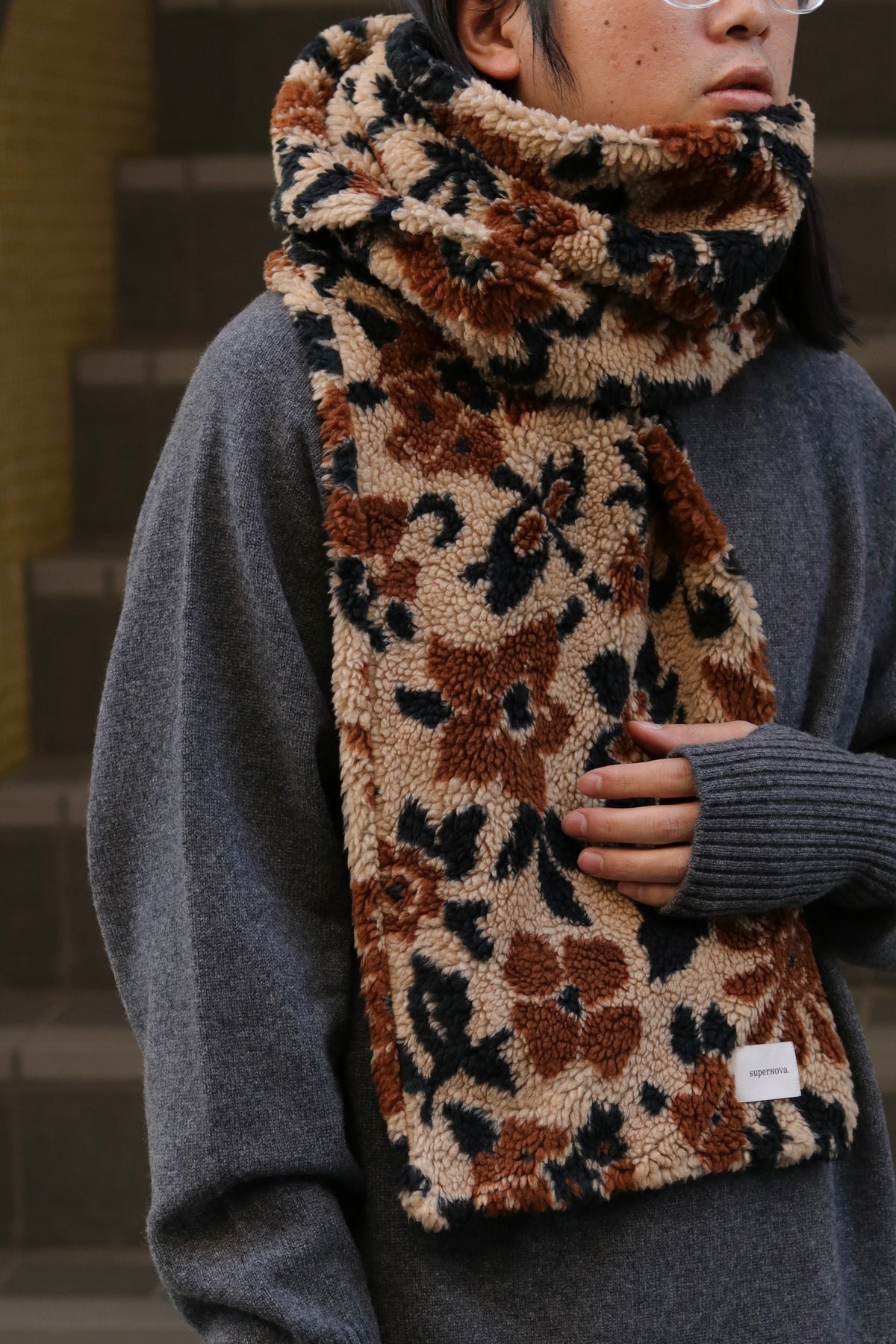 superNova. Jacquard boa stole / Beige flower camo