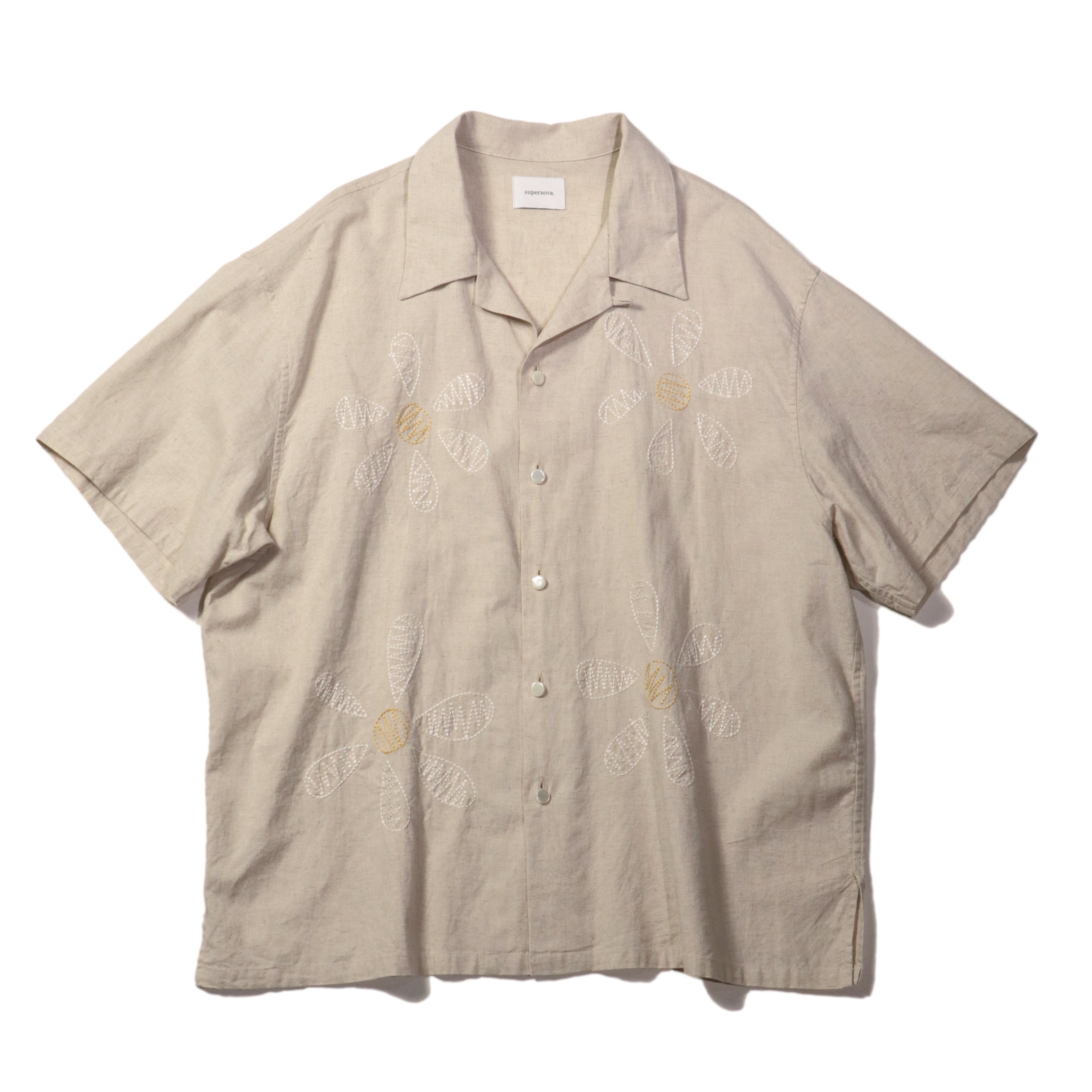 superNova. Aloha shirt - Big flowers embroidery / Natural